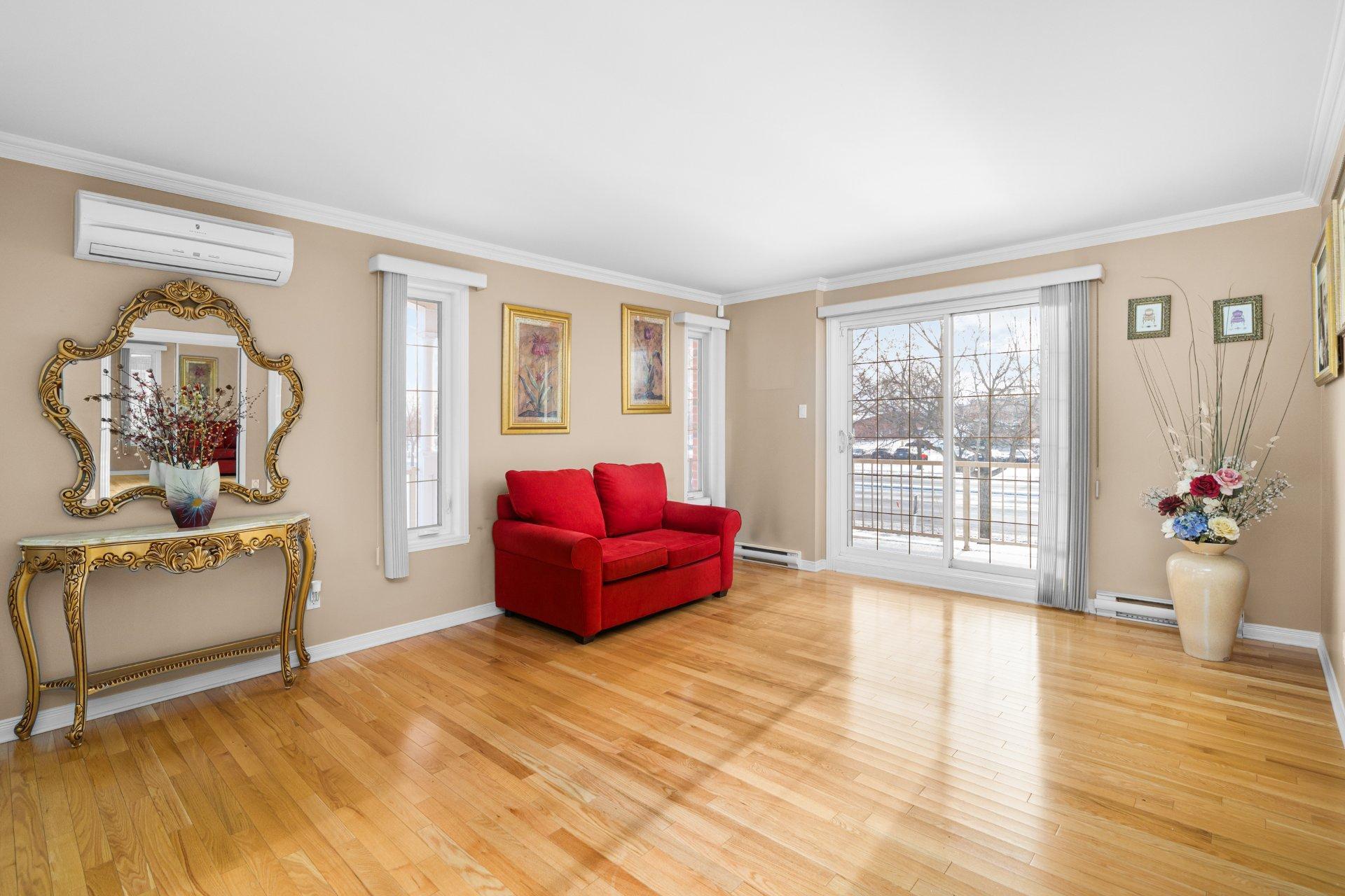 









273


Rue de Barcelone

,
Dollard-des-Ormeaux,




QC
H9B0A6

