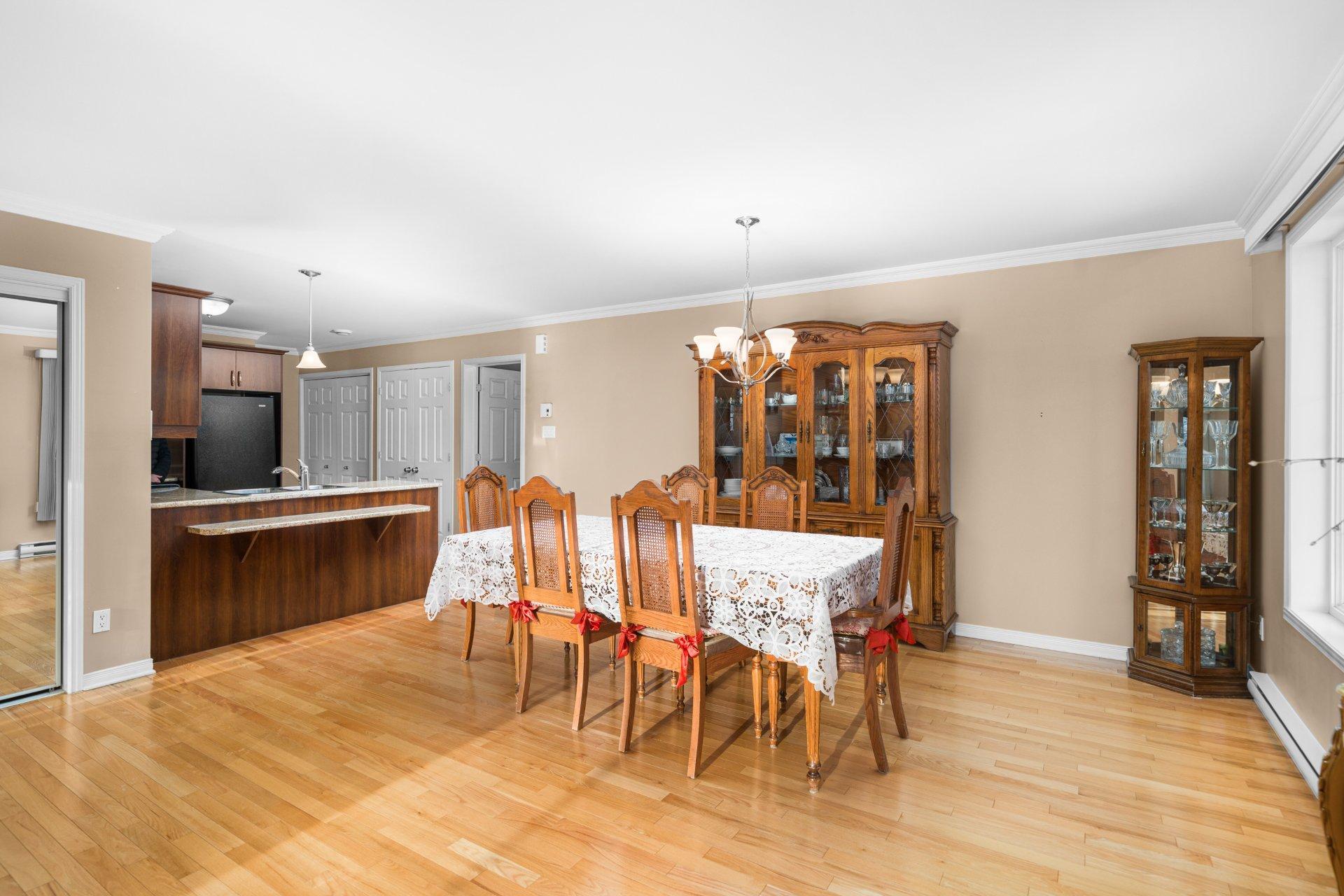 









273


Rue de Barcelone

,
Dollard-des-Ormeaux,




QC
H9B0A6

