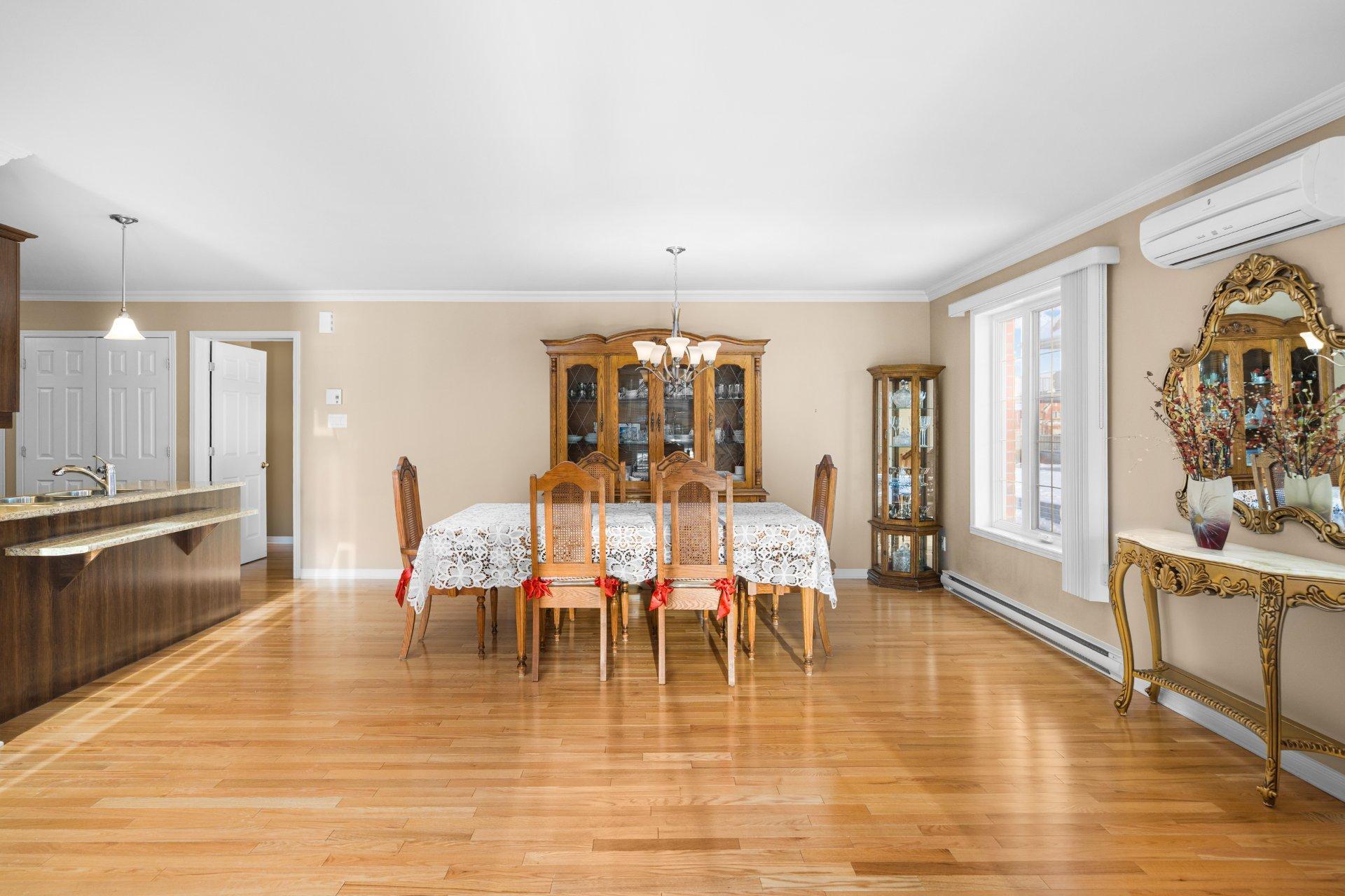 









273


Rue de Barcelone

,
Dollard-des-Ormeaux,




QC
H9B0A6

