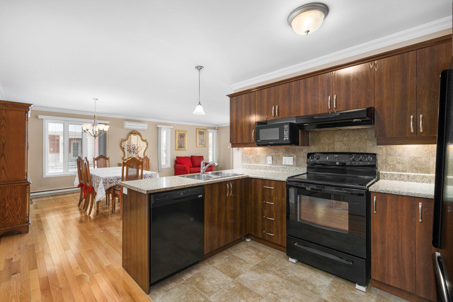 









273


Rue de Barcelone

,
Dollard-des-Ormeaux,




QC
H9B0A6

