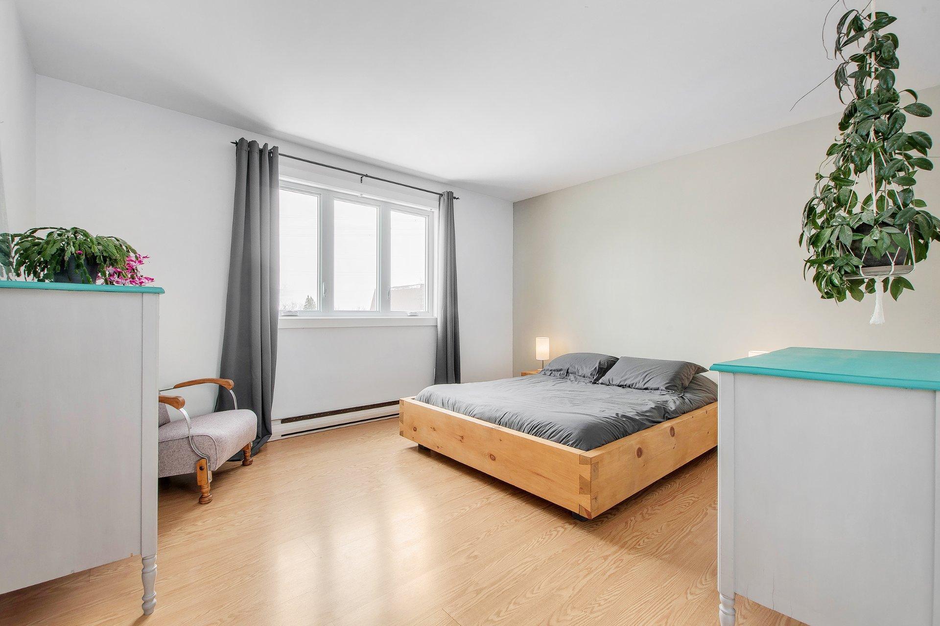 









637


Rue de Cloridan

,
Terrebonne (Terrebonne),




QC
J6X1G4

