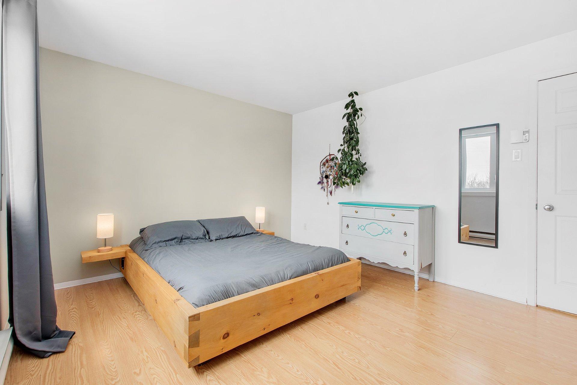 









637


Rue de Cloridan

,
Terrebonne (Terrebonne),




QC
J6X1G4

