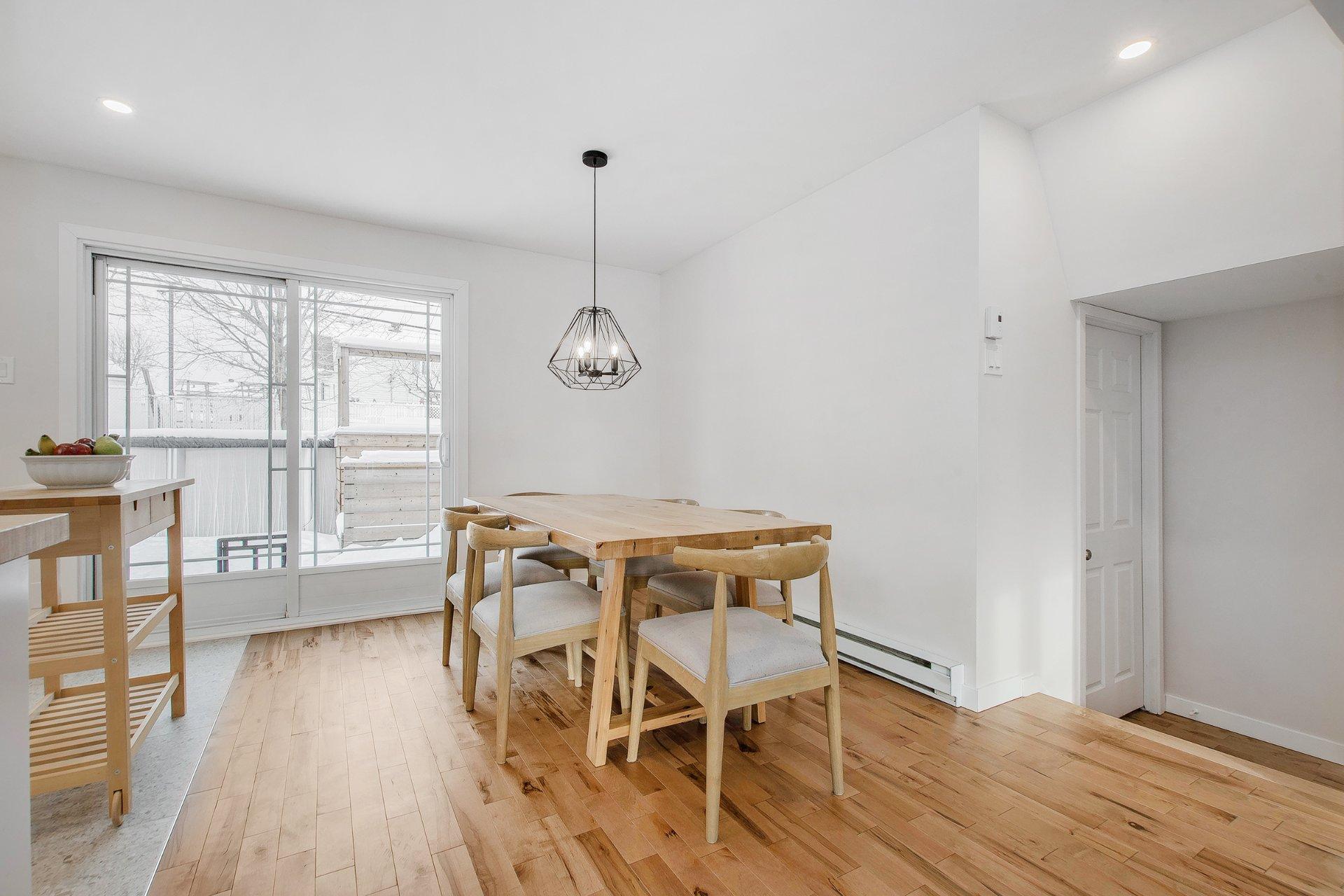 









637


Rue de Cloridan

,
Terrebonne (Terrebonne),




QC
J6X1G4

