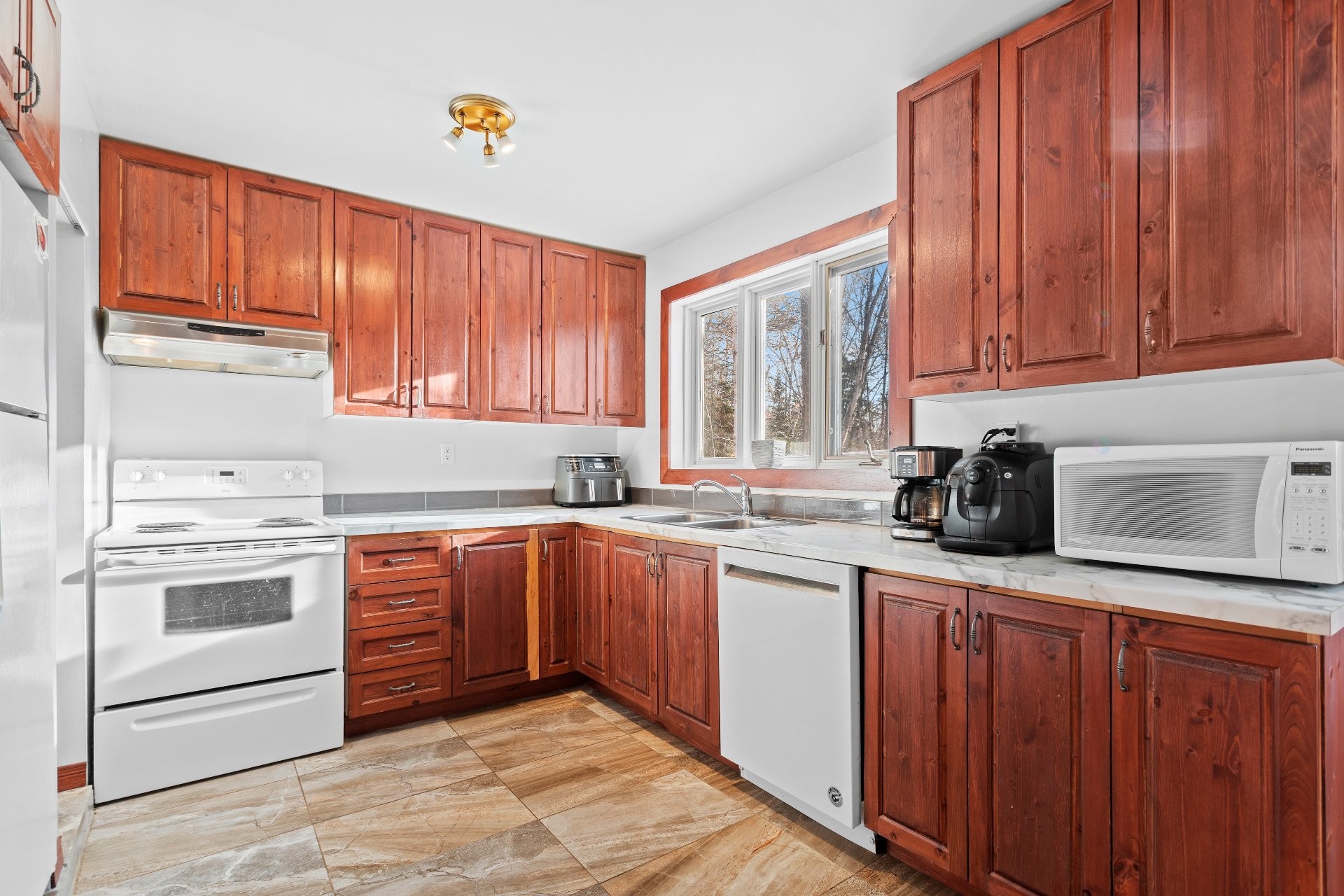 









1480


Rue Vigneault

,
Prévost,




QC
J0R1B0

