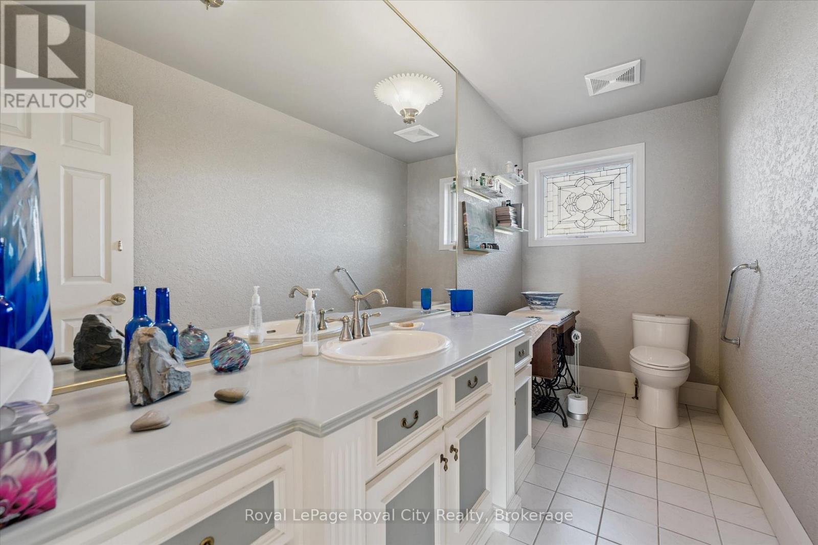 












8060 WELLINGTON RD 18 ROAD

,
Centre Wellington (Fergus),




Ontario
N1M2W5

