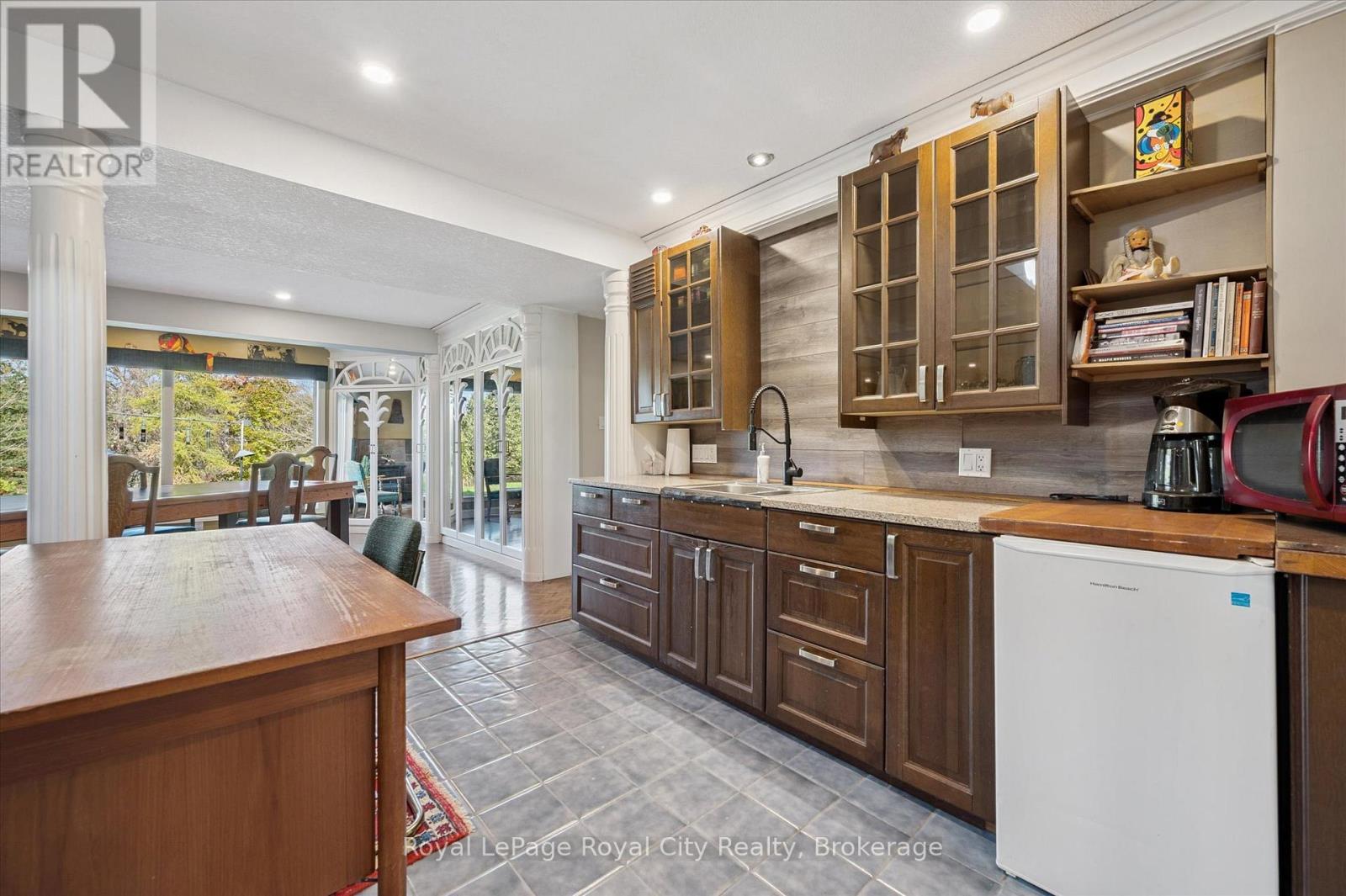 












8060 WELLINGTON RD 18 ROAD

,
Centre Wellington (Fergus),




Ontario
N1M2W5

