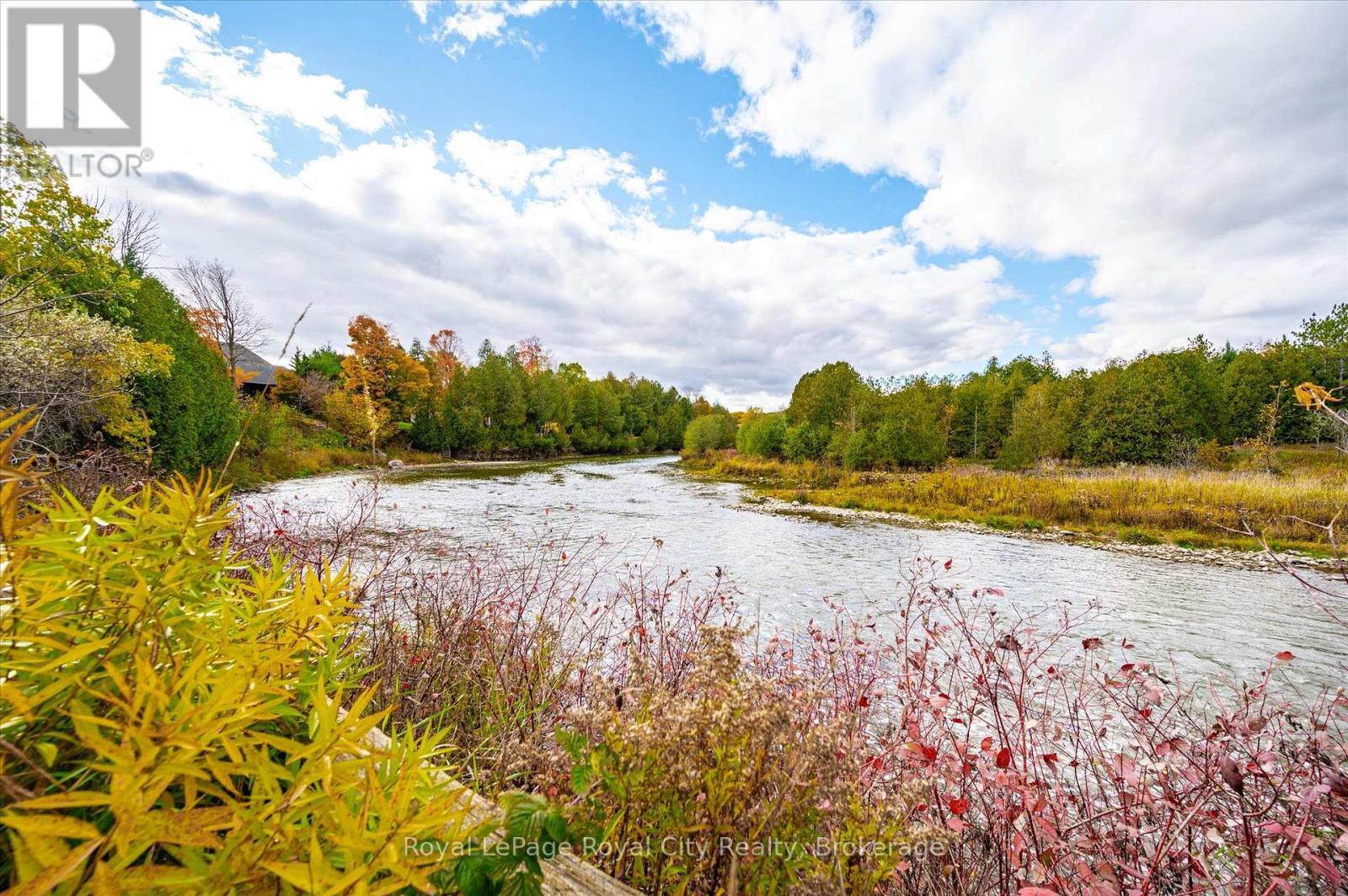 












8060 WELLINGTON RD 18 ROAD

,
Centre Wellington (Fergus),




Ontario
N1M2W5

