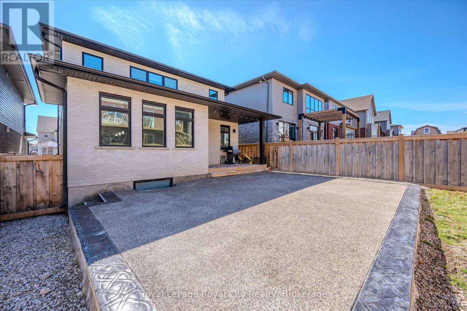 












49 RYDER AVENUE

,
Guelph (Kortright West),




Ontario
N1G0H1

