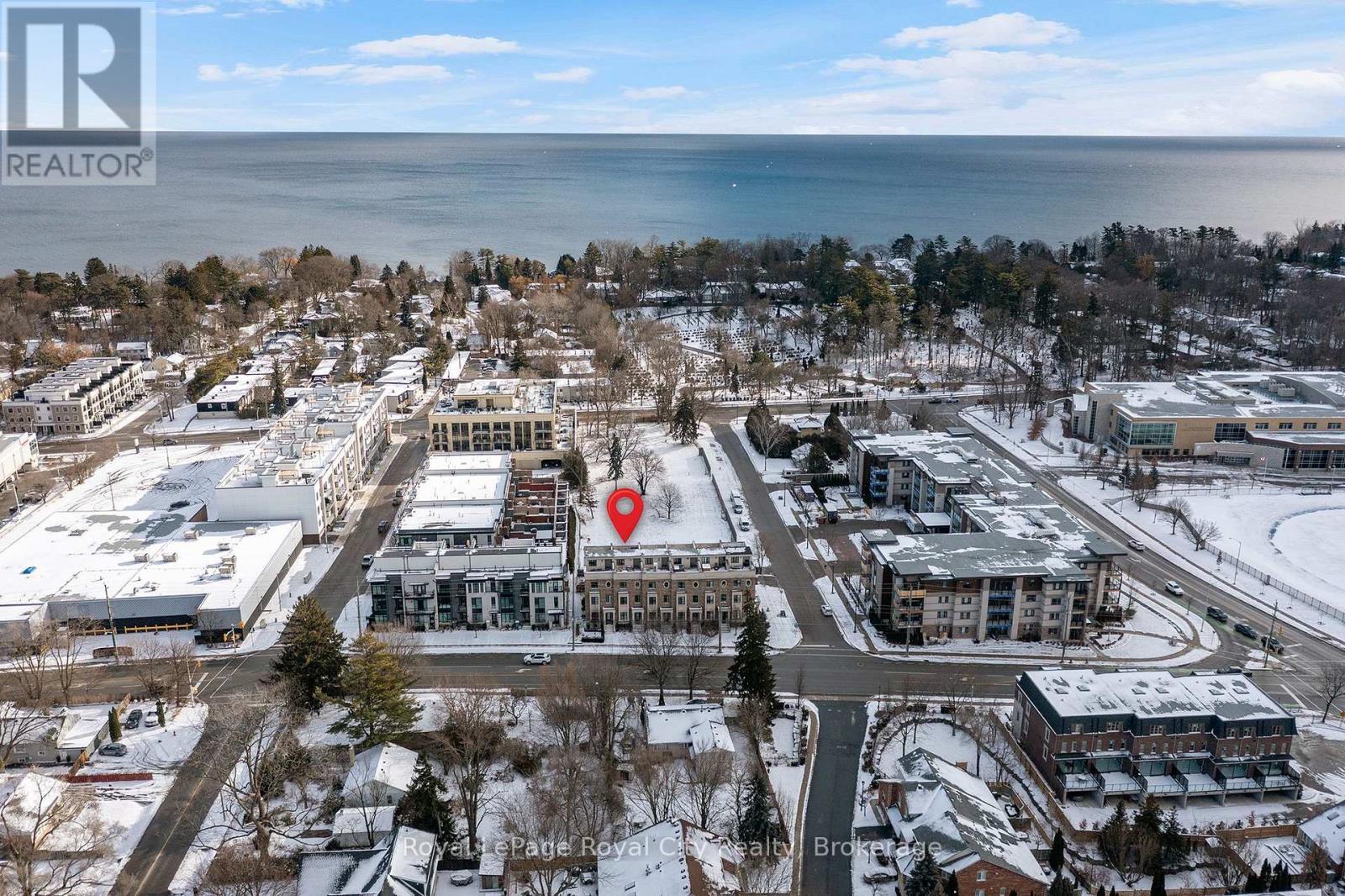 












216 REBECCA STREET

,
Oakville (CO Central),




Ontario
L6K1J9

