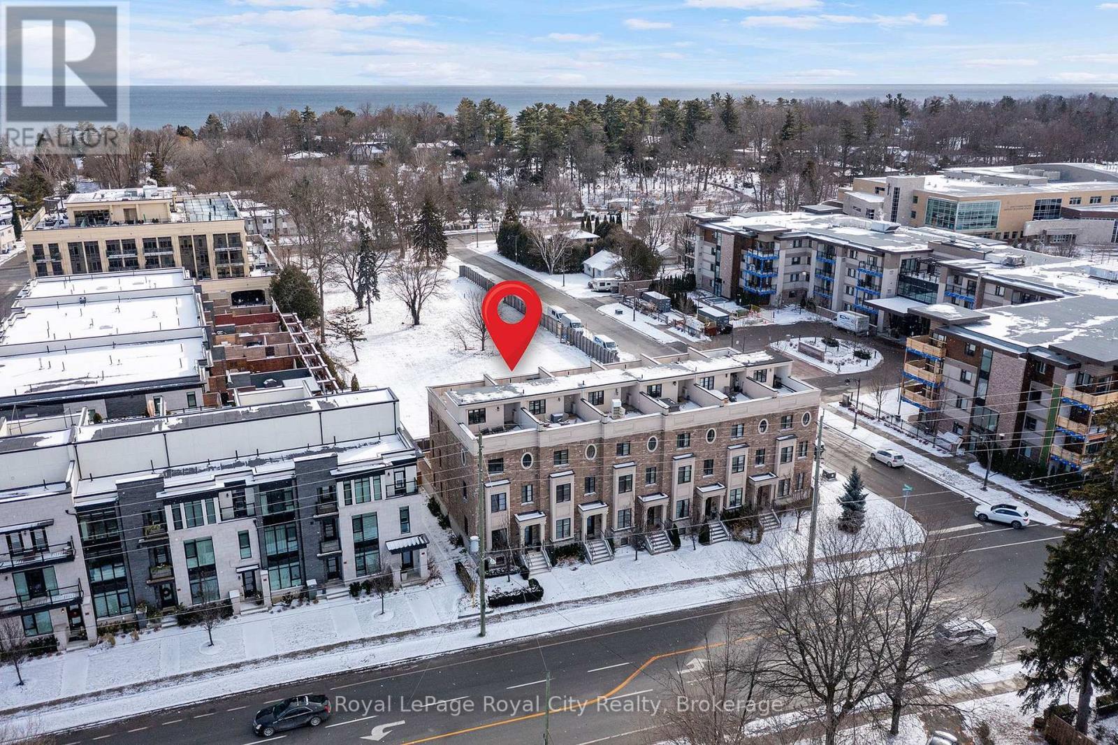 












216 REBECCA STREET

,
Oakville (CO Central),




Ontario
L6K1J9

