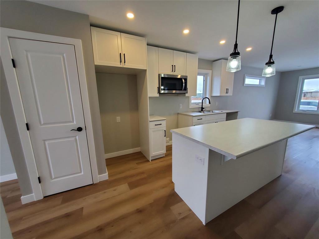 












294 Normandeau Avenue

,
Ste Anne,




Manitoba
R5H1C1

