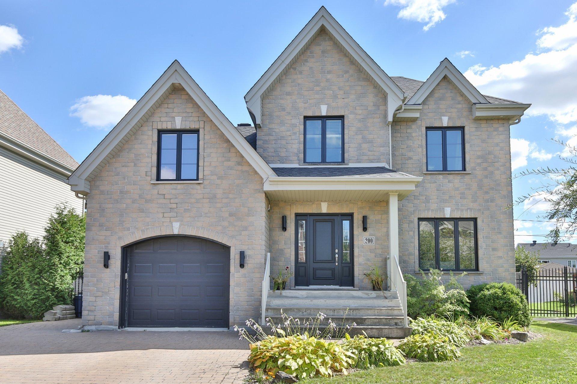 









200


Rue de l'Amarante

,
Saint-Jean-sur-Richelieu,




QC
J2W3E9

