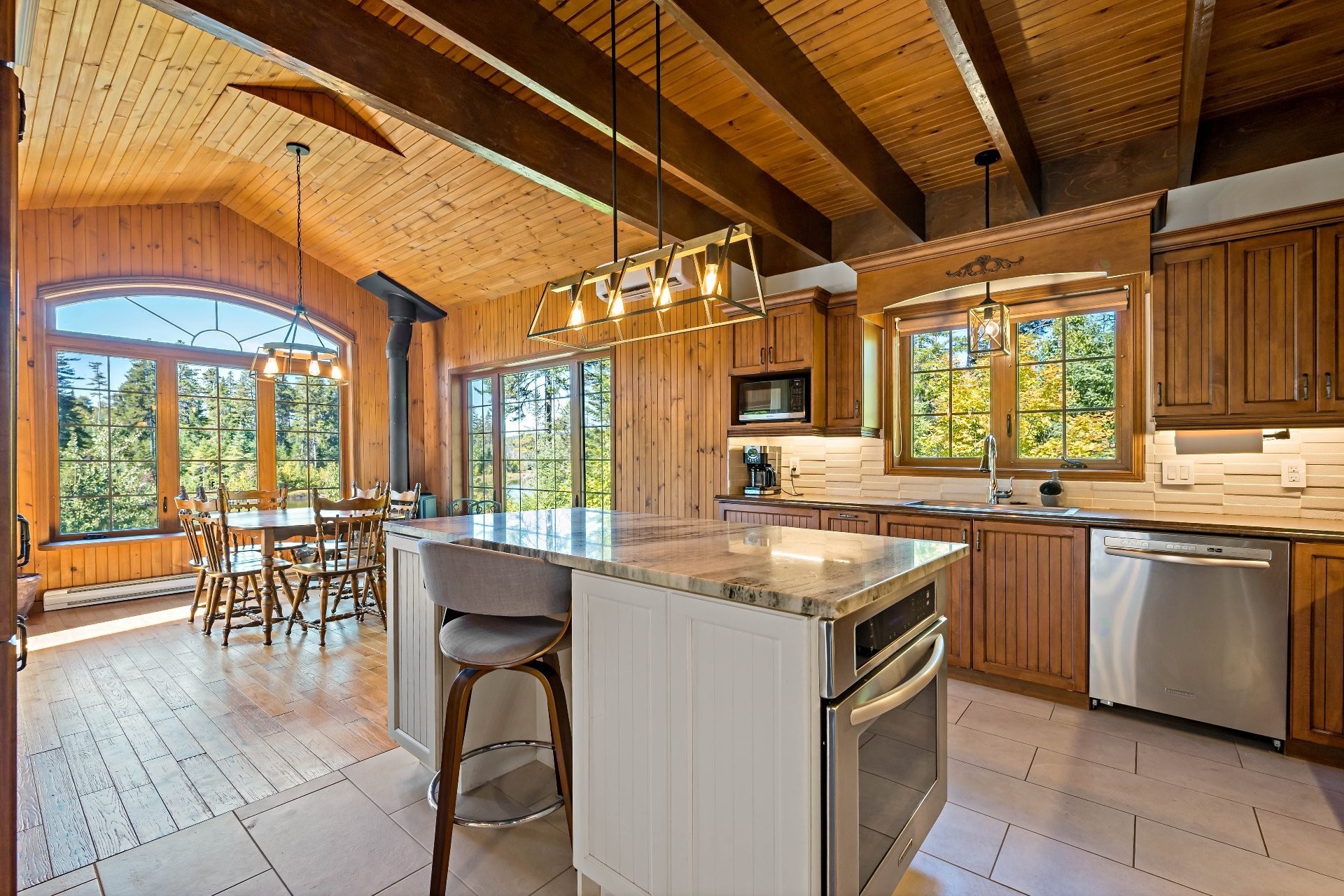 









50


Ch. des Iris

,
Saint-Donat,




QC
J0T2C0

