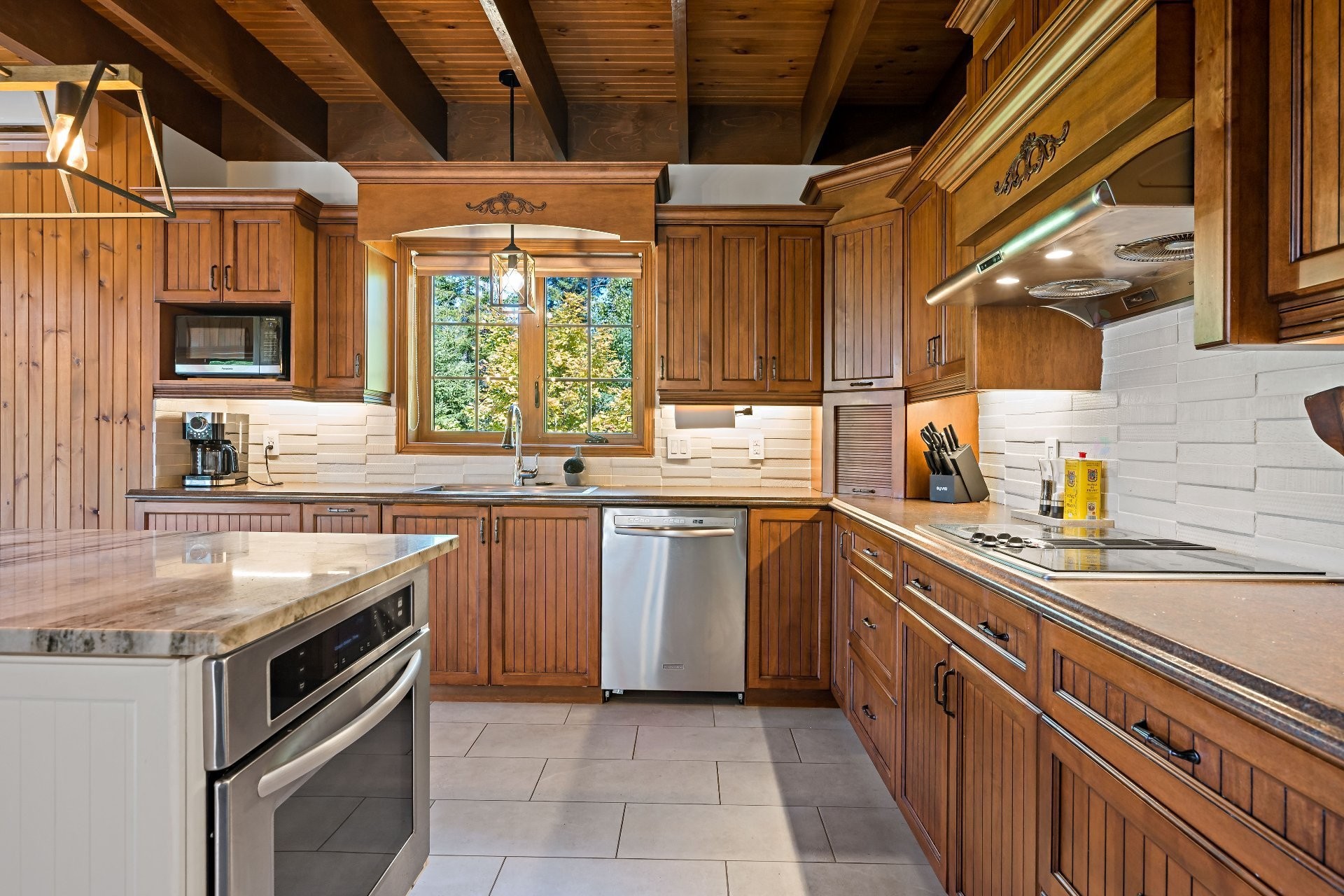 









50


Ch. des Iris

,
Saint-Donat,




QC
J0T2C0

