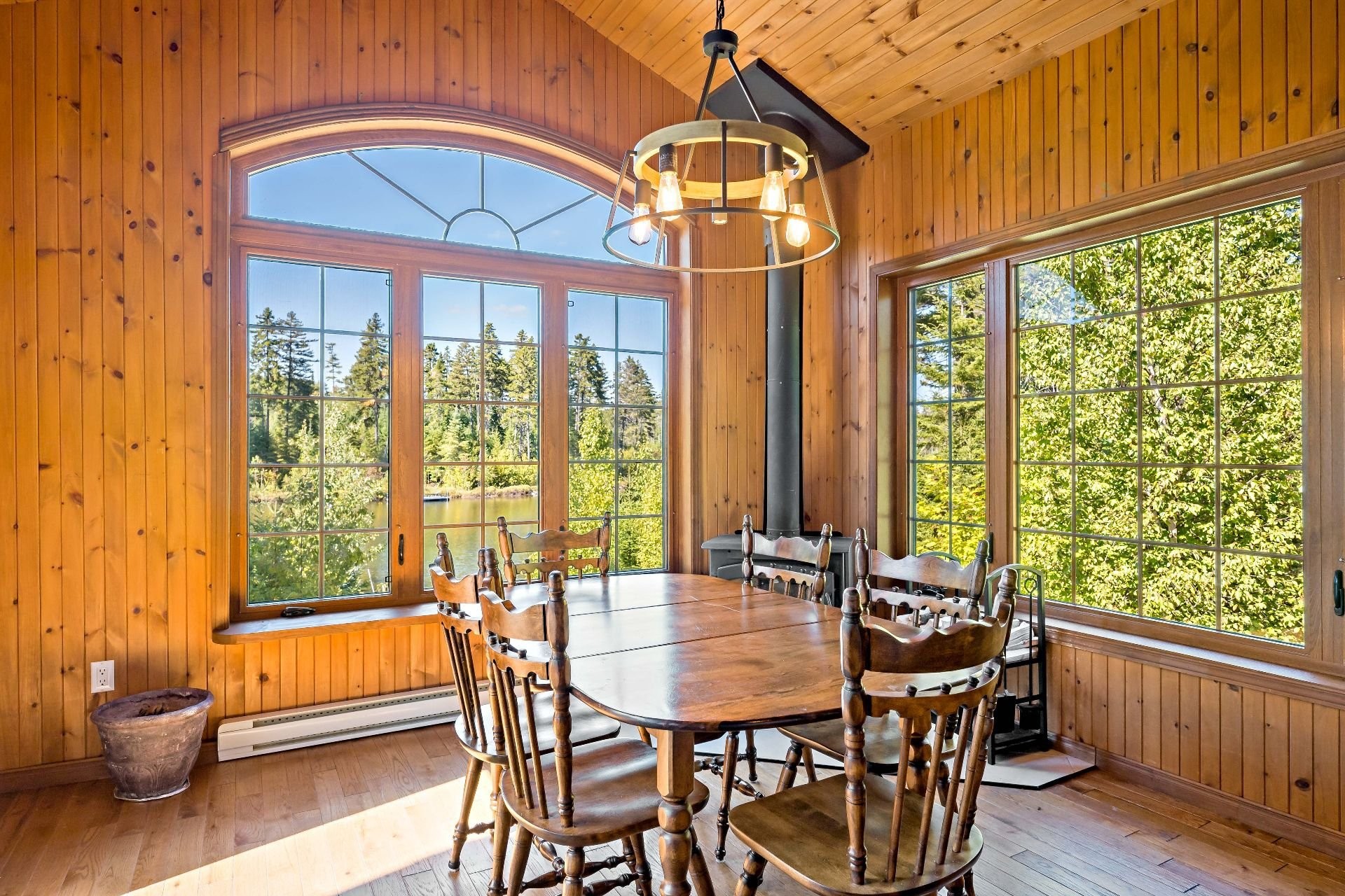 









50


Ch. des Iris

,
Saint-Donat,




QC
J0T2C0

