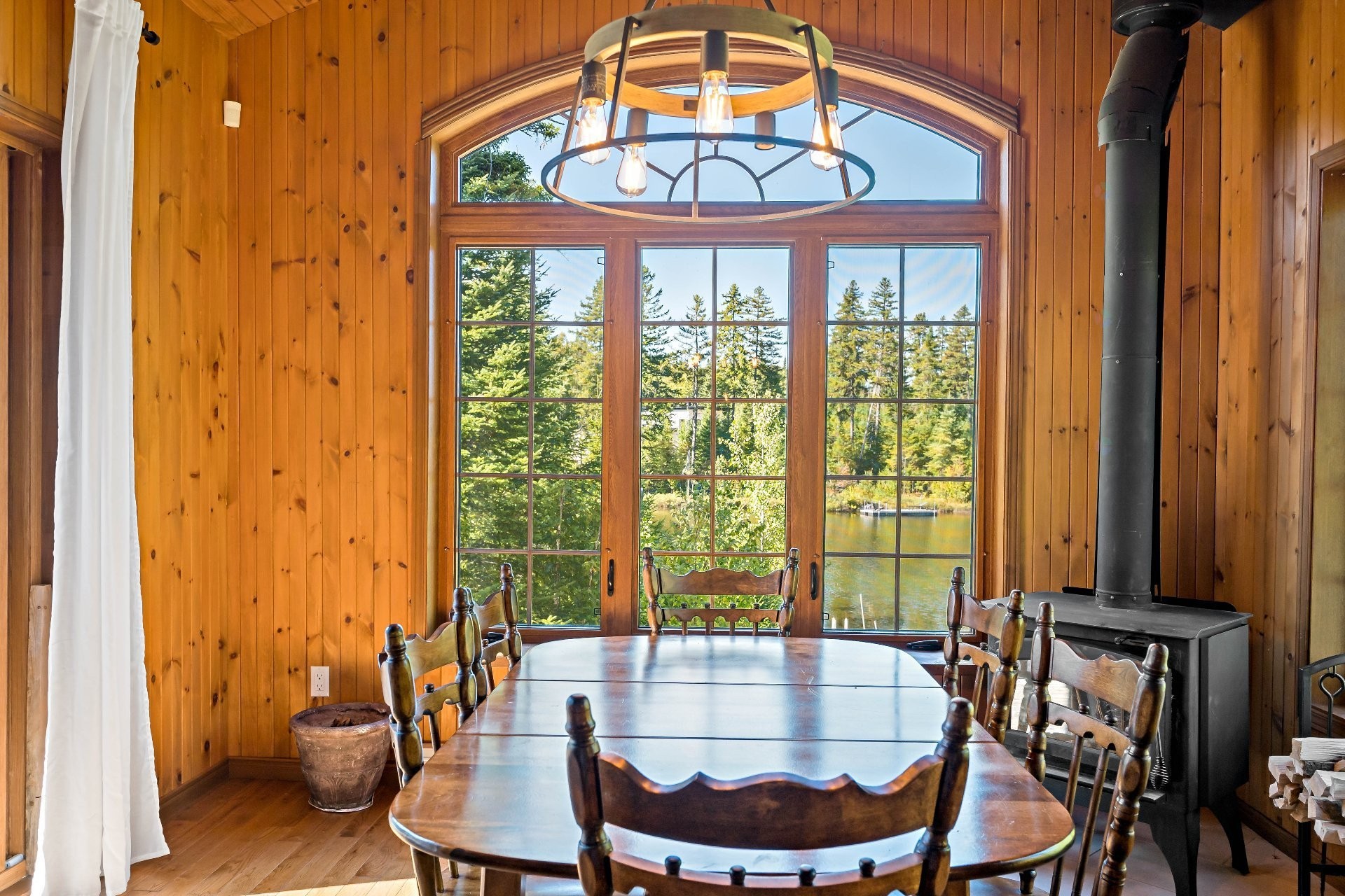 









50


Ch. des Iris

,
Saint-Donat,




QC
J0T2C0

