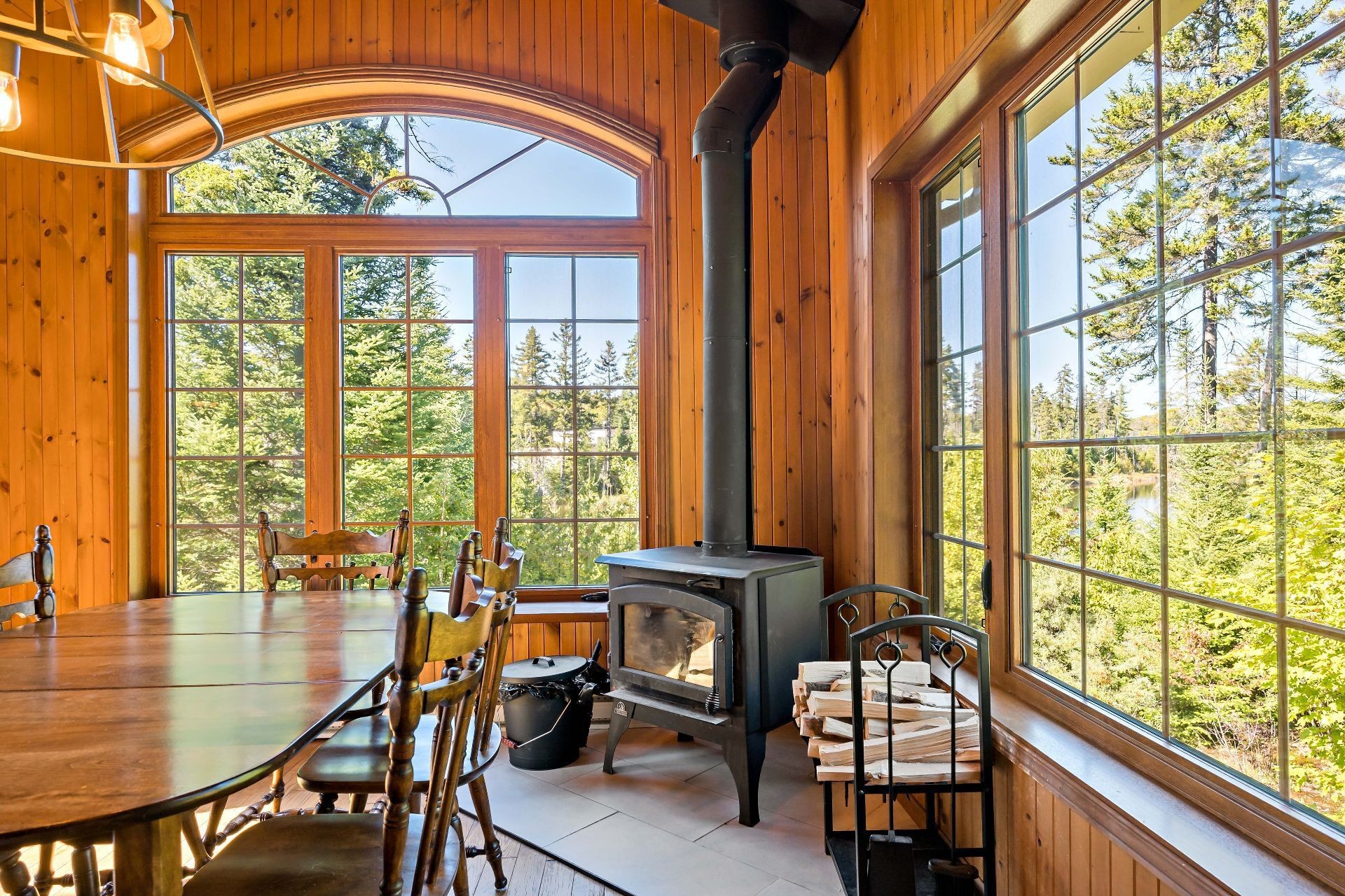 









50


Ch. des Iris

,
Saint-Donat,




QC
J0T2C0

