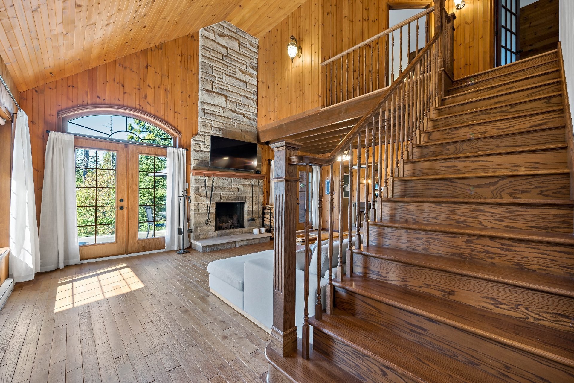 









50


Ch. des Iris

,
Saint-Donat,




QC
J0T2C0

