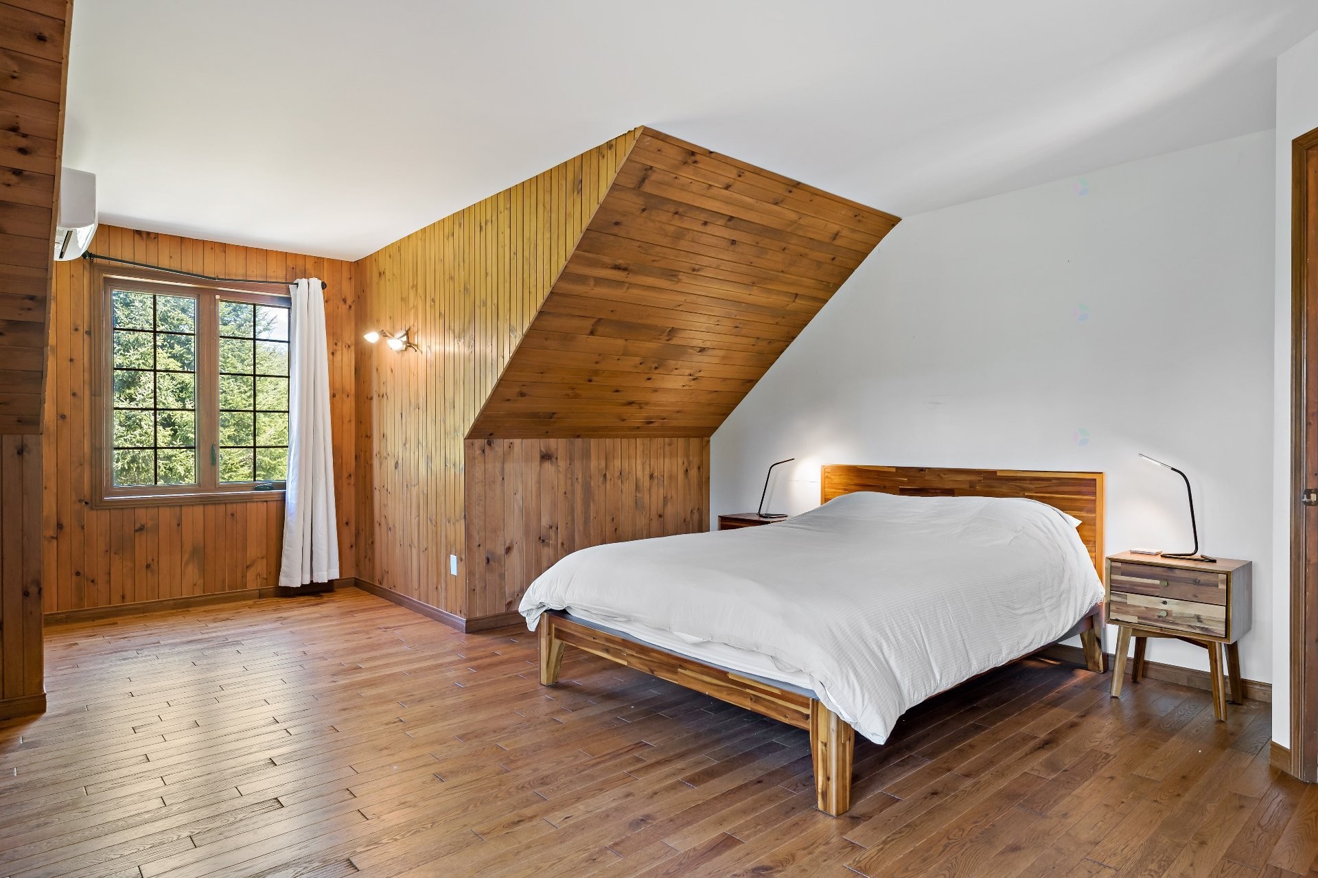 









50


Ch. des Iris

,
Saint-Donat,




QC
J0T2C0

