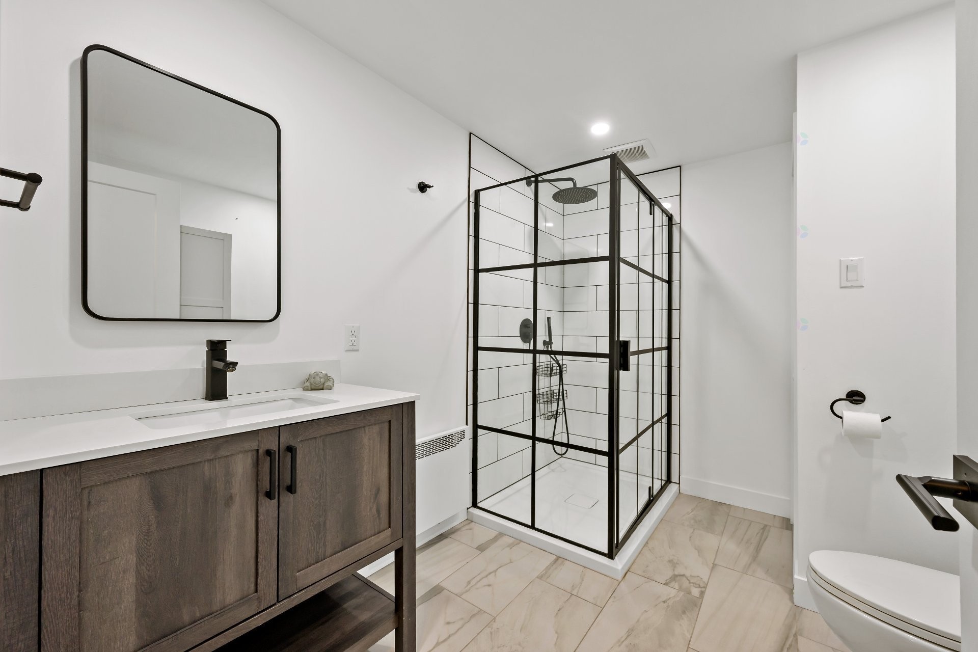 









50


Ch. des Iris

,
Saint-Donat,




QC
J0T2C0

