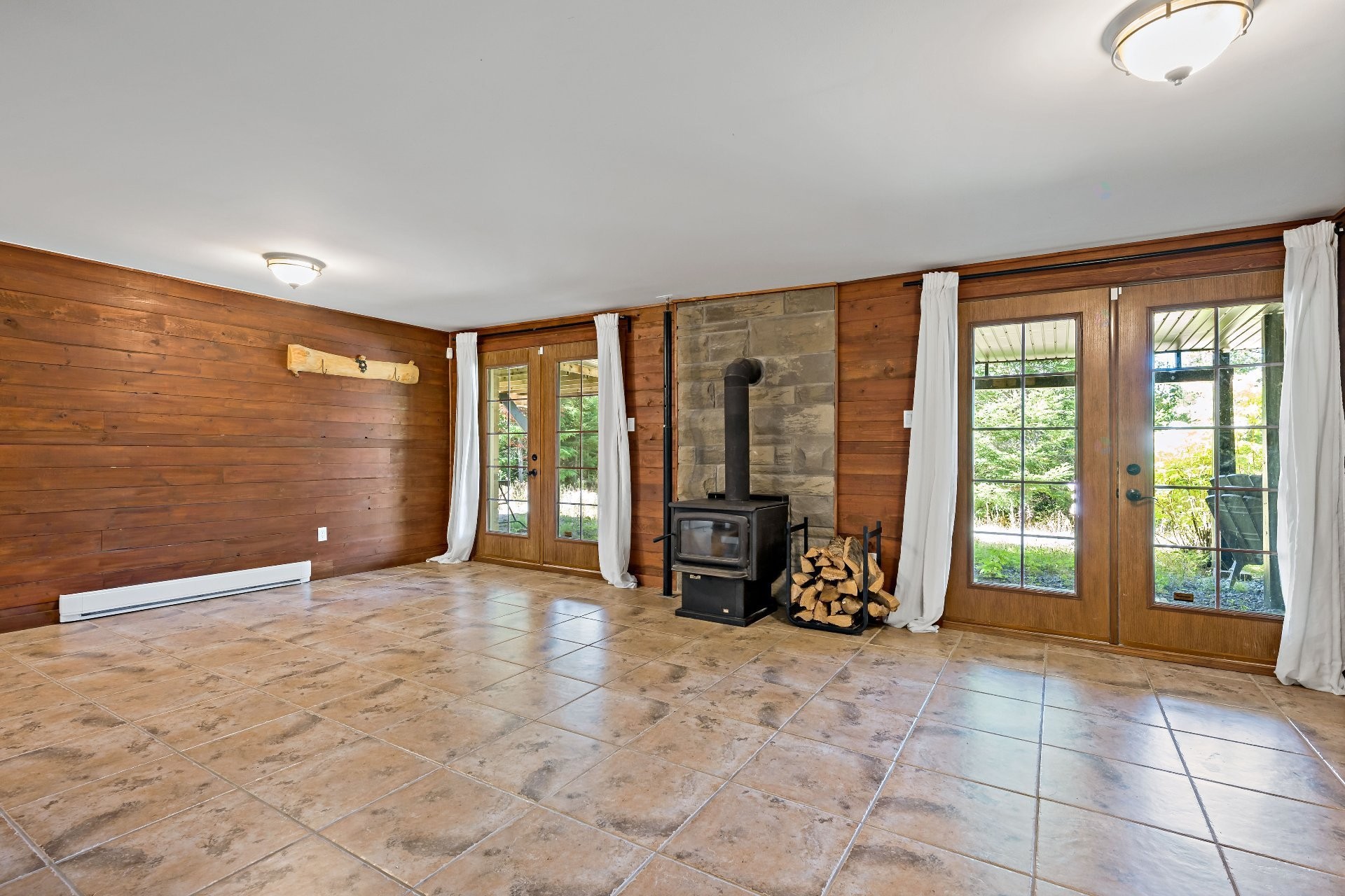 









50


Ch. des Iris

,
Saint-Donat,




QC
J0T2C0

