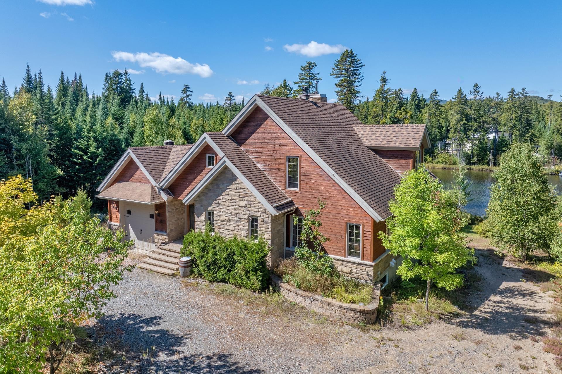 









50


Ch. des Iris

,
Saint-Donat,




QC
J0T2C0

