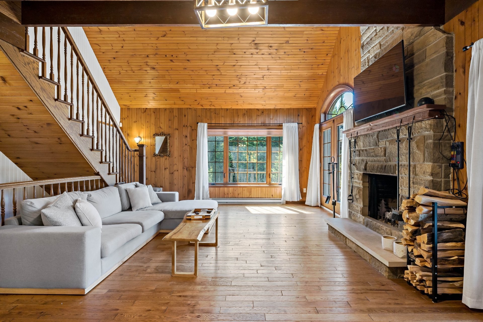 









50


Ch. des Iris

,
Saint-Donat,




QC
J0T2C0

