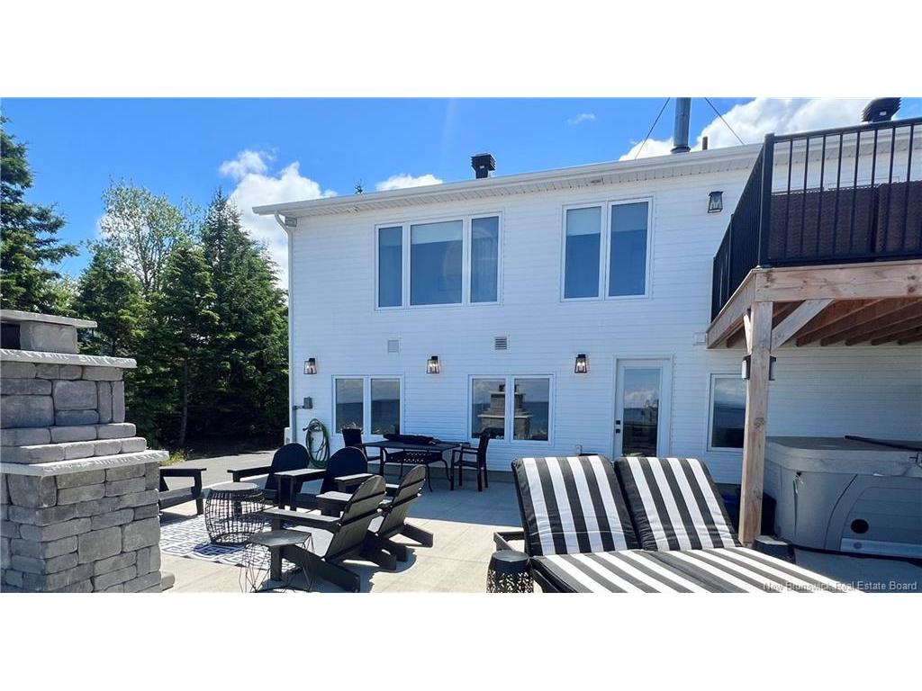 









251


Bayshore

,
Bathurst,




NB
E2A 6A5

