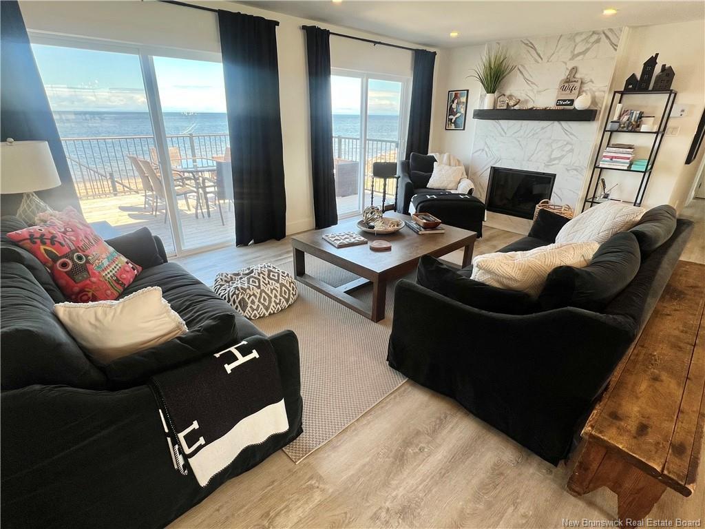 









251


Bayshore

,
Bathurst,




NB
E2A 6A5

