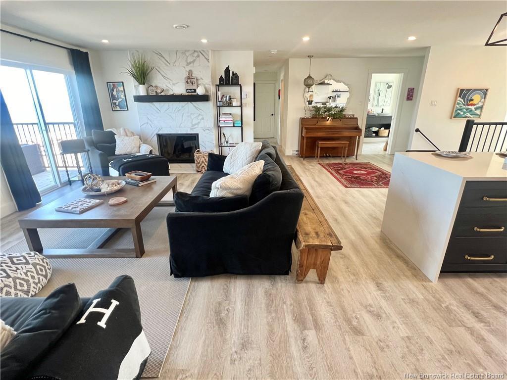 









251


Bayshore

,
Bathurst,




NB
E2A 6A5

