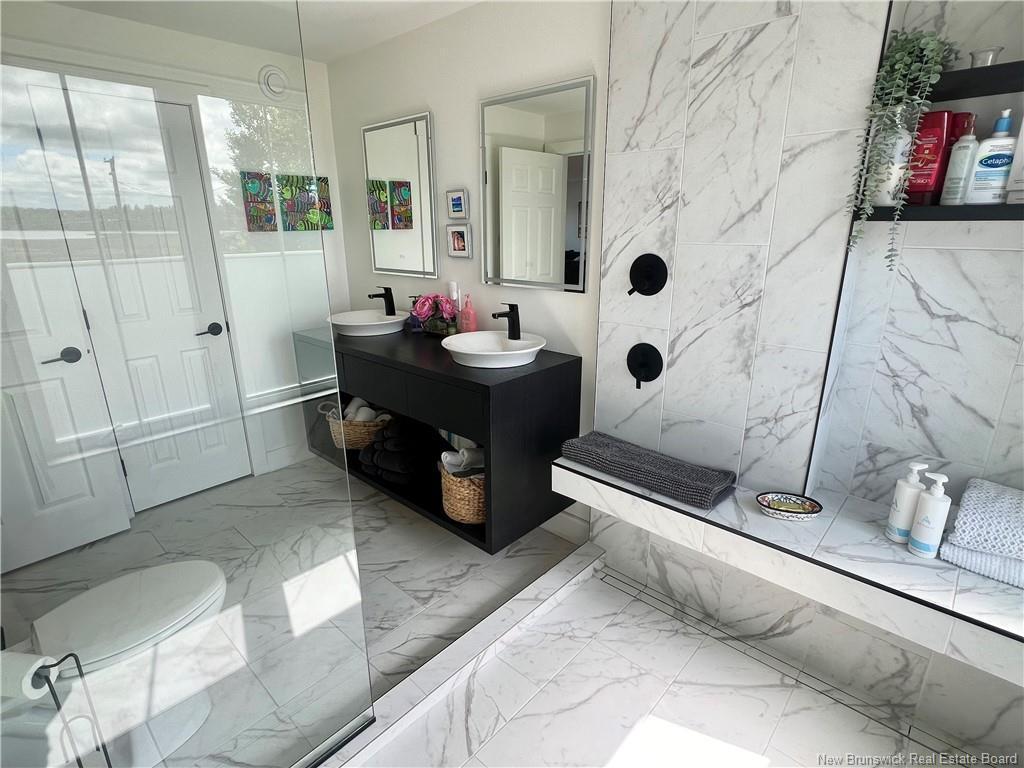 









251


Bayshore

,
Bathurst,




NB
E2A 6A5

