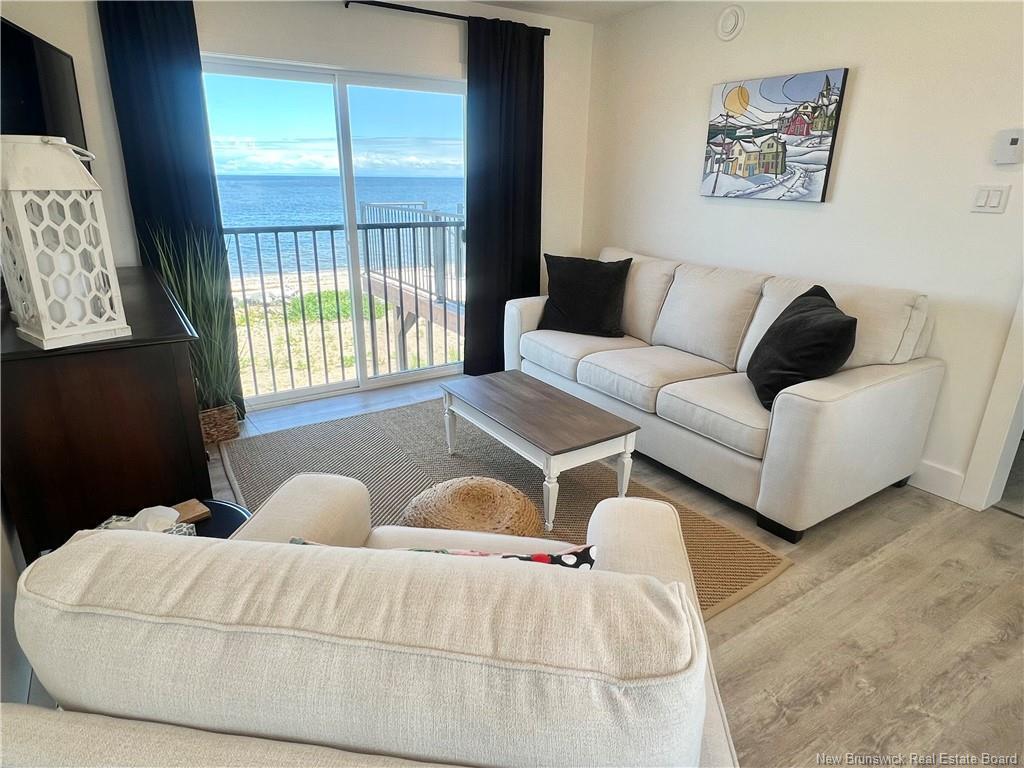 









251


Bayshore

,
Bathurst,




NB
E2A 6A5

