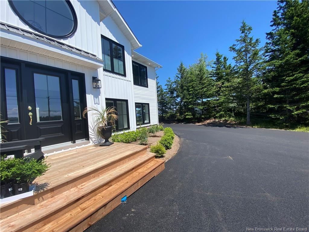 









251


Bayshore

,
Bathurst,




NB
E2A 6A5

