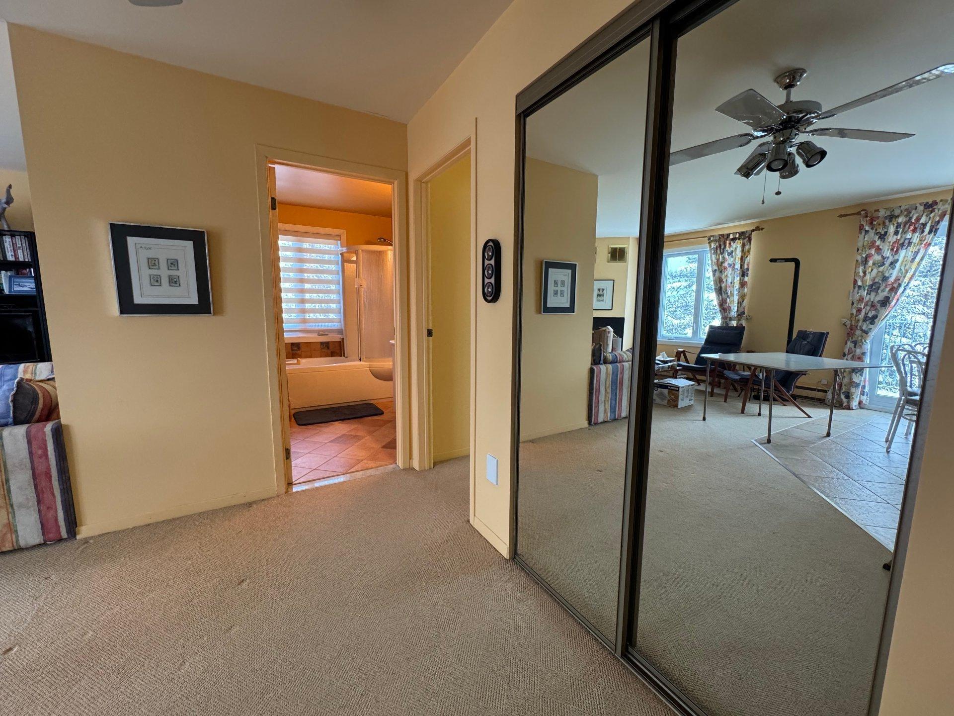 









1208


Rue Bellevue

, 5,
Mont-Blanc,




QC
J0T2G0

