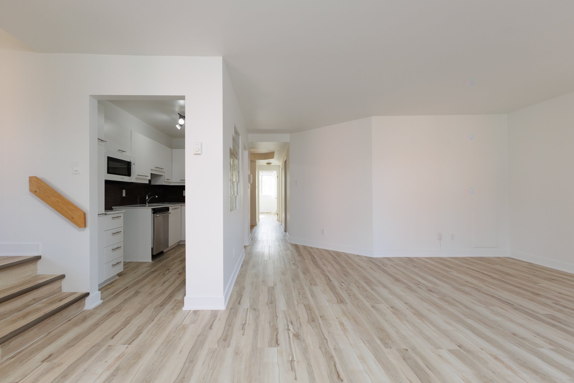









1350


Rue Hyman

, 201,
Montréal (Pierrefonds-Roxboro),




QC
H8Y3N8

