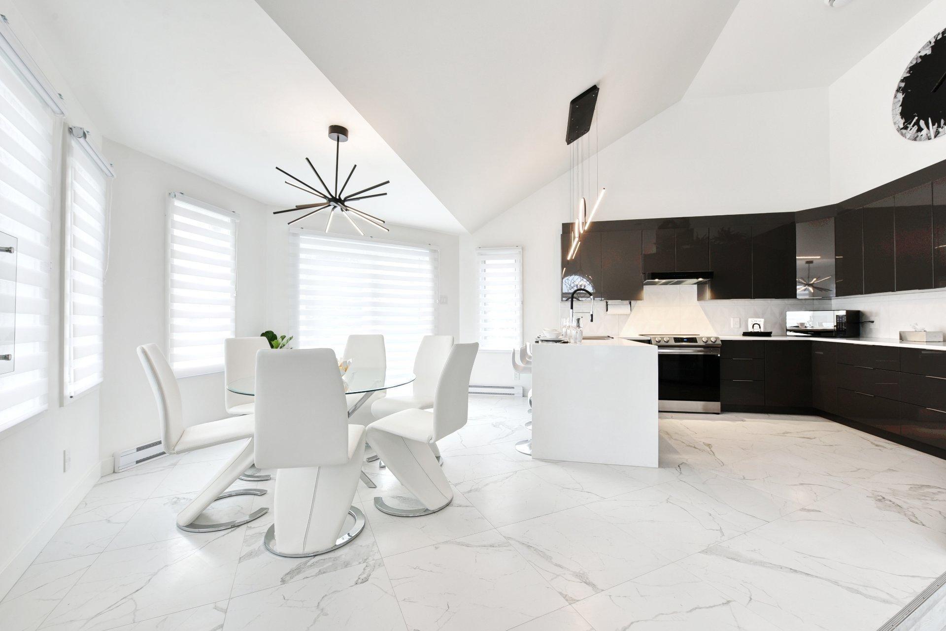 









8990


Place Rodier

,
Brossard,




QC
J4X1C1

