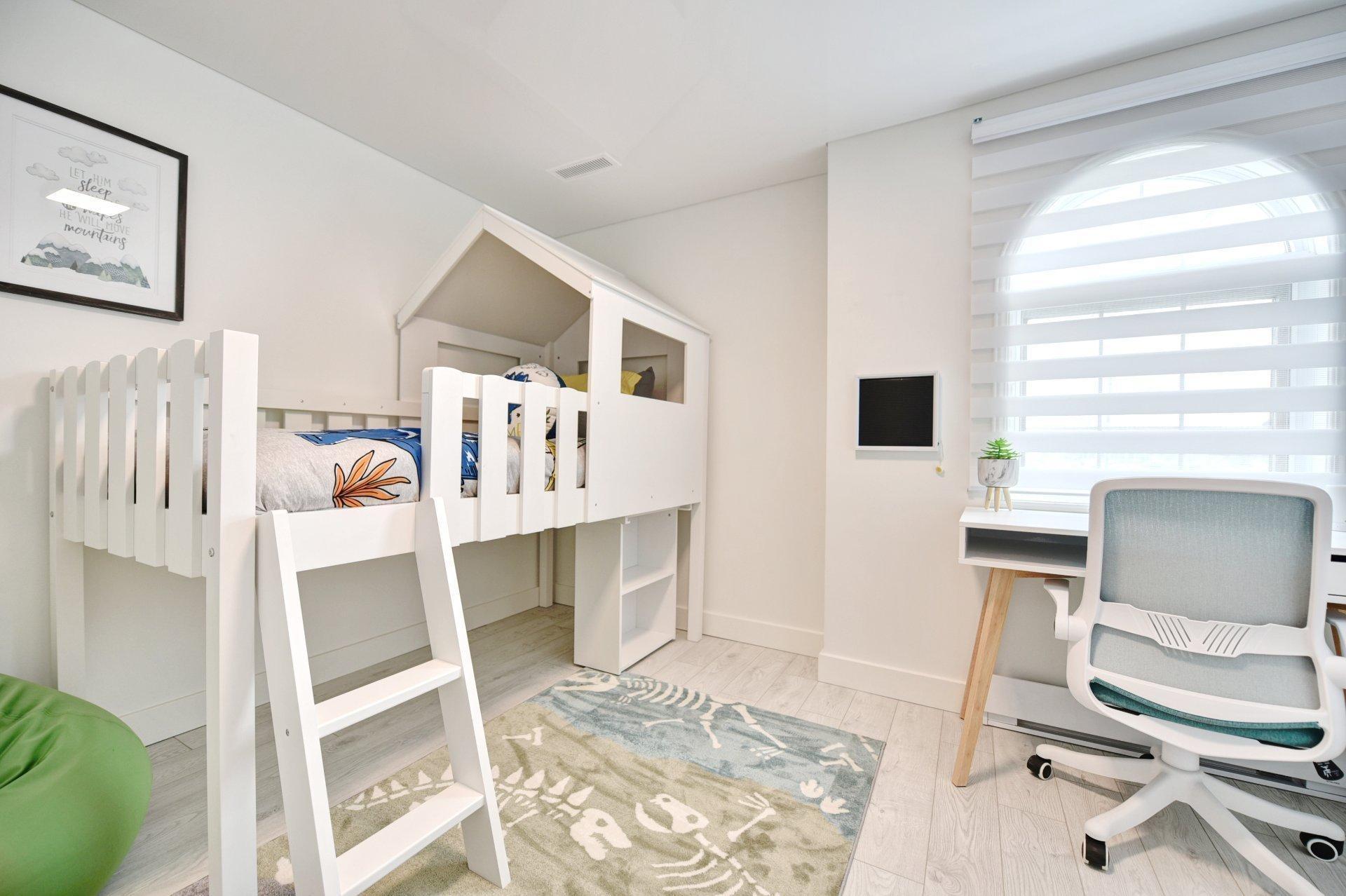 









8990


Place Rodier

,
Brossard,




QC
J4X1C1

