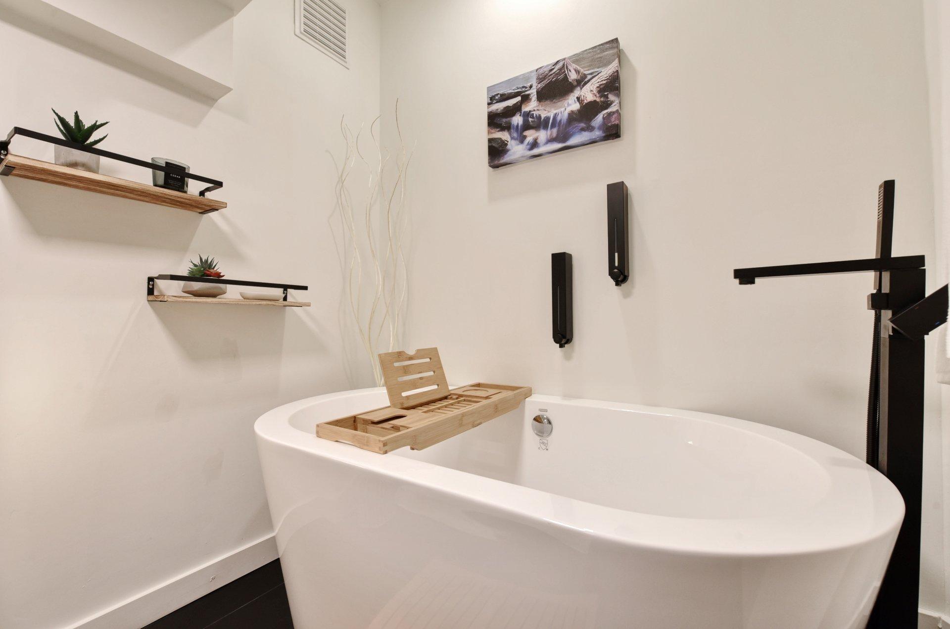 









8990


Place Rodier

,
Brossard,




QC
J4X1C1

