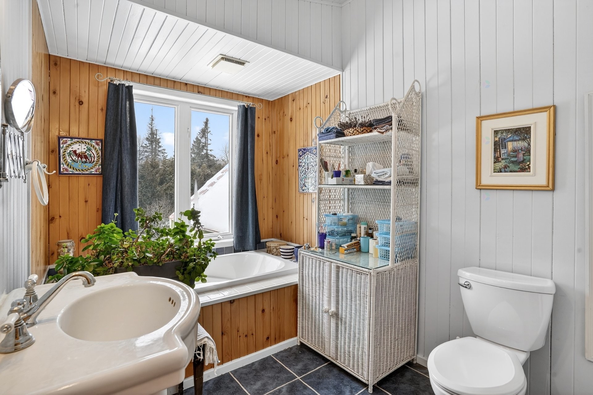 









1775


Ch. du Lac-des-Becs-Scie O.

,
Saint-Sauveur,




QC
J0R1R1

