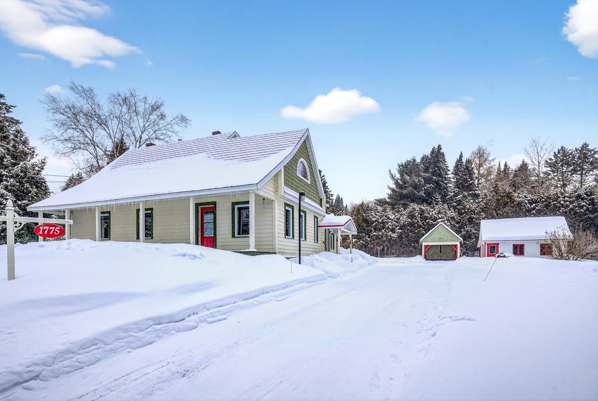 









1775


Ch. du Lac-des-Becs-Scie O.

,
Saint-Sauveur,




QC
J0R1R1

