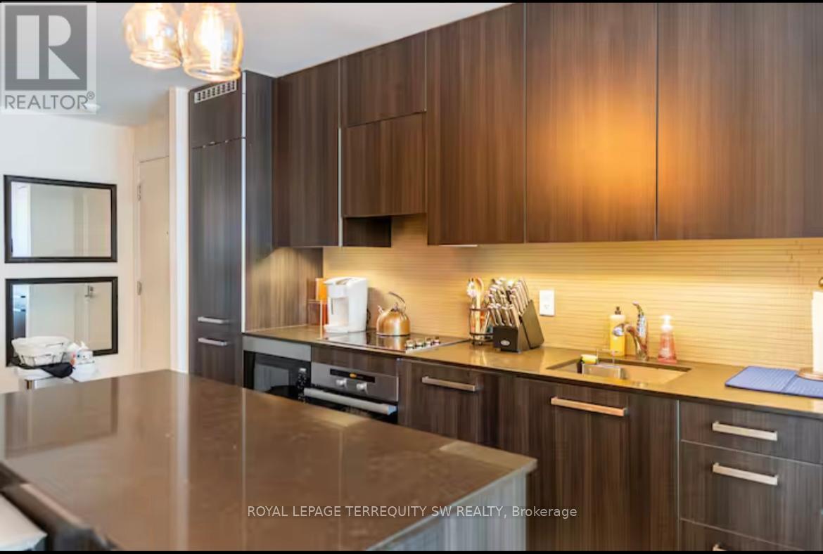 












2012 - 8 THE ESPLANADE

,
Toronto,




Ontario
M5E0A6

