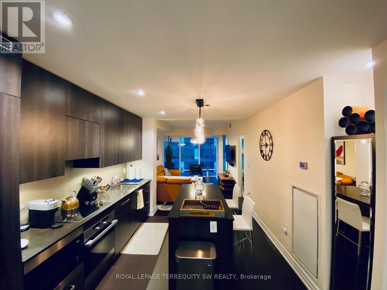 












2012 - 8 THE ESPLANADE

,
Toronto,




Ontario
M5E0A6

