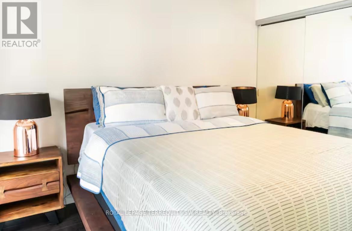 












2012 - 8 THE ESPLANADE

,
Toronto,




Ontario
M5E0A6

