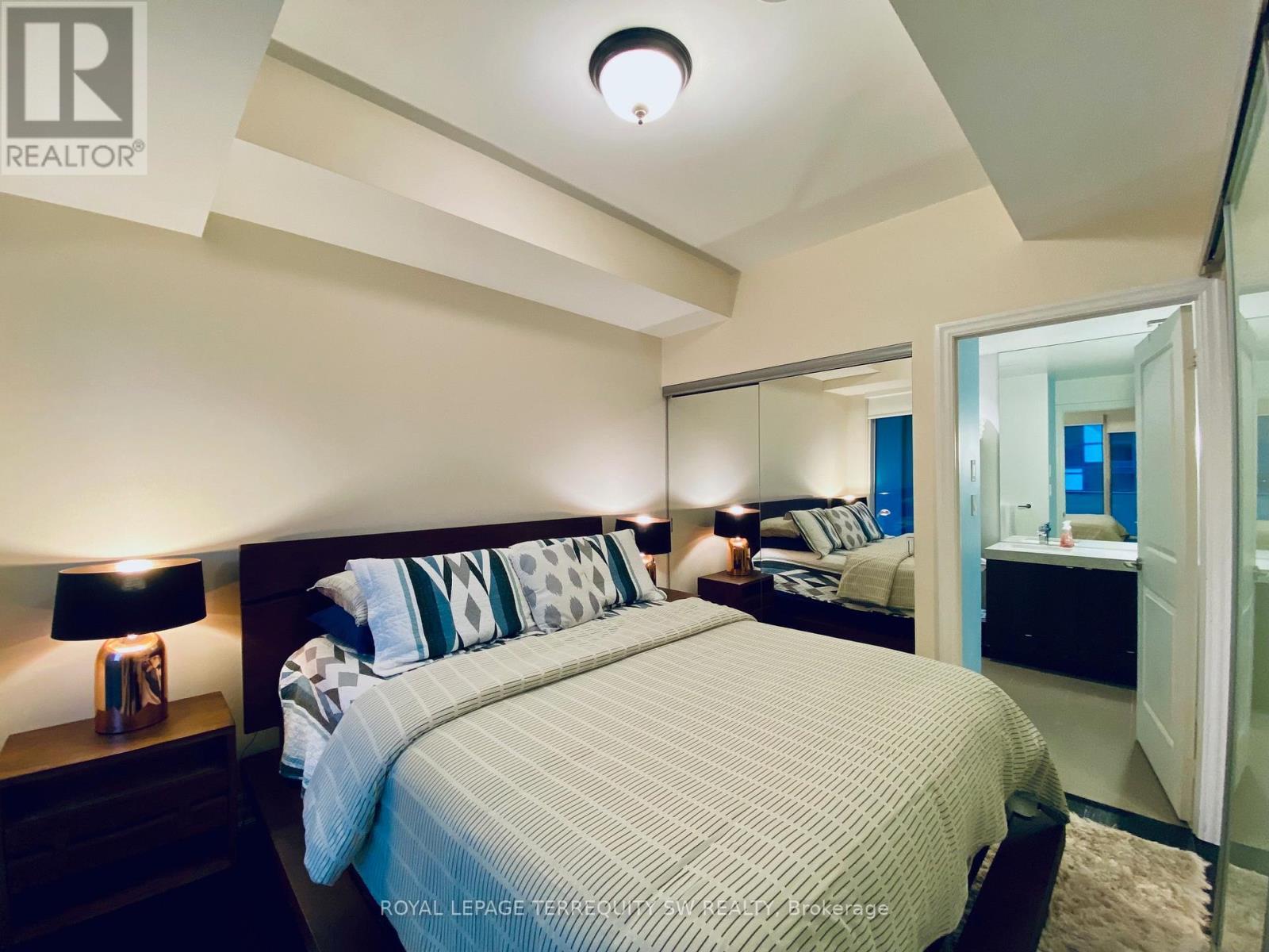 












2012 - 8 THE ESPLANADE

,
Toronto,




Ontario
M5E0A6

