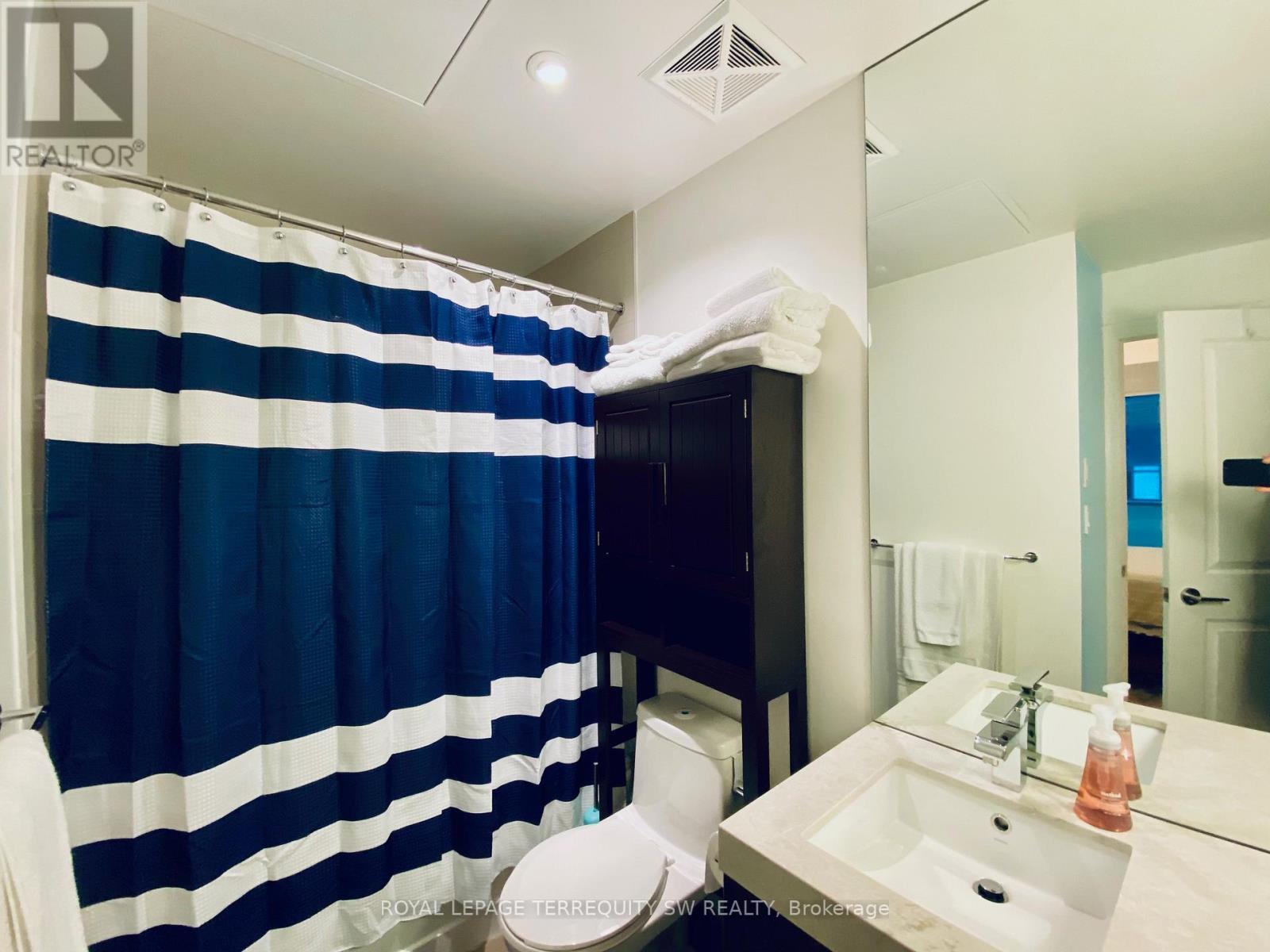 












2012 - 8 THE ESPLANADE

,
Toronto,




Ontario
M5E0A6

