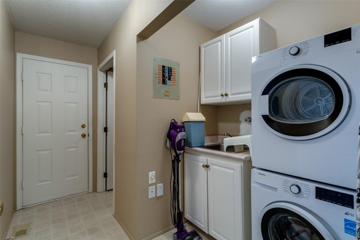 









950


Lanfranco

Road, 16,
Kelowna,




BC
V1W 3W8

