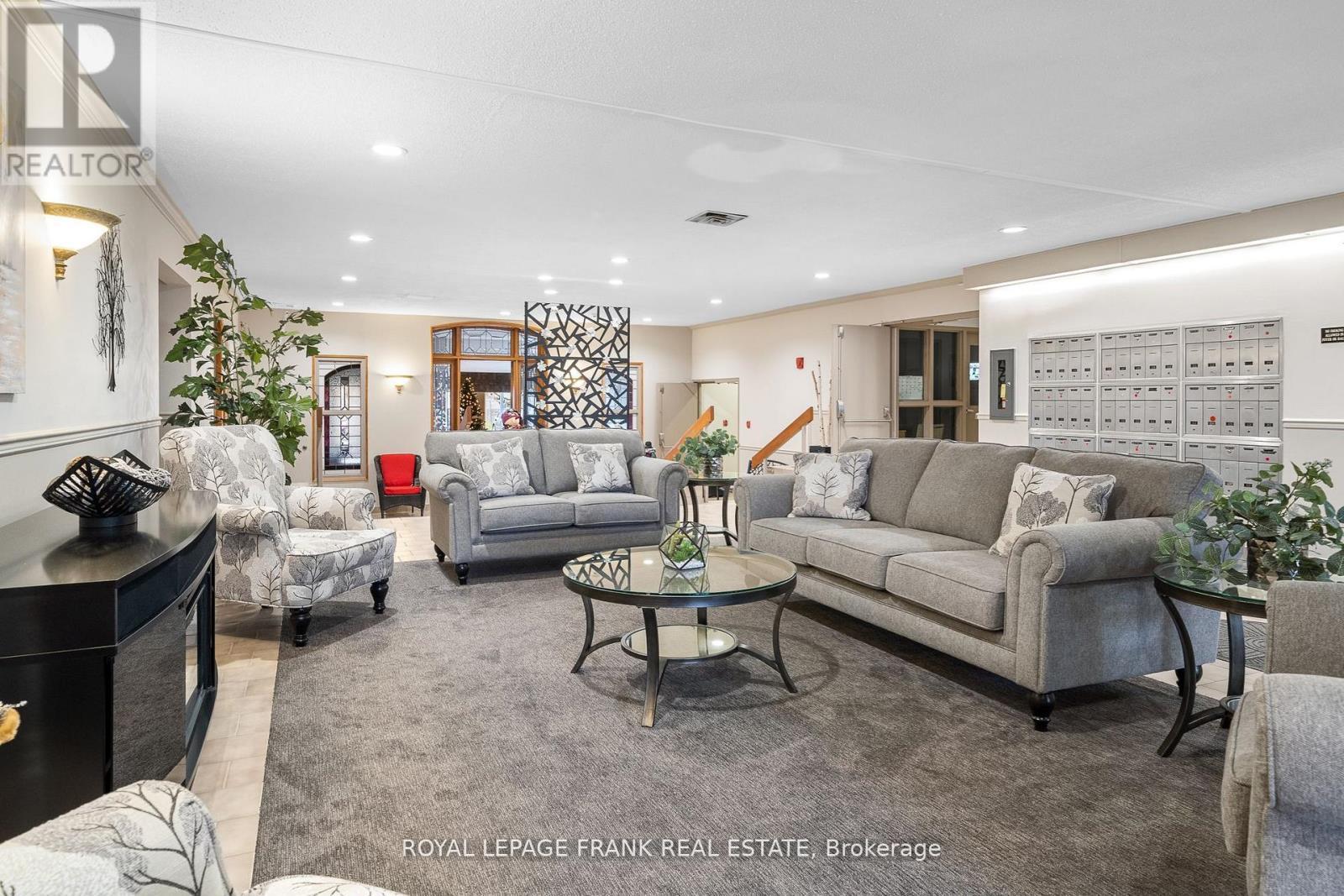 












112 - 2 HERITAGE WAY

,
Kawartha Lakes (Lindsay),




Ontario
K9V5P5

