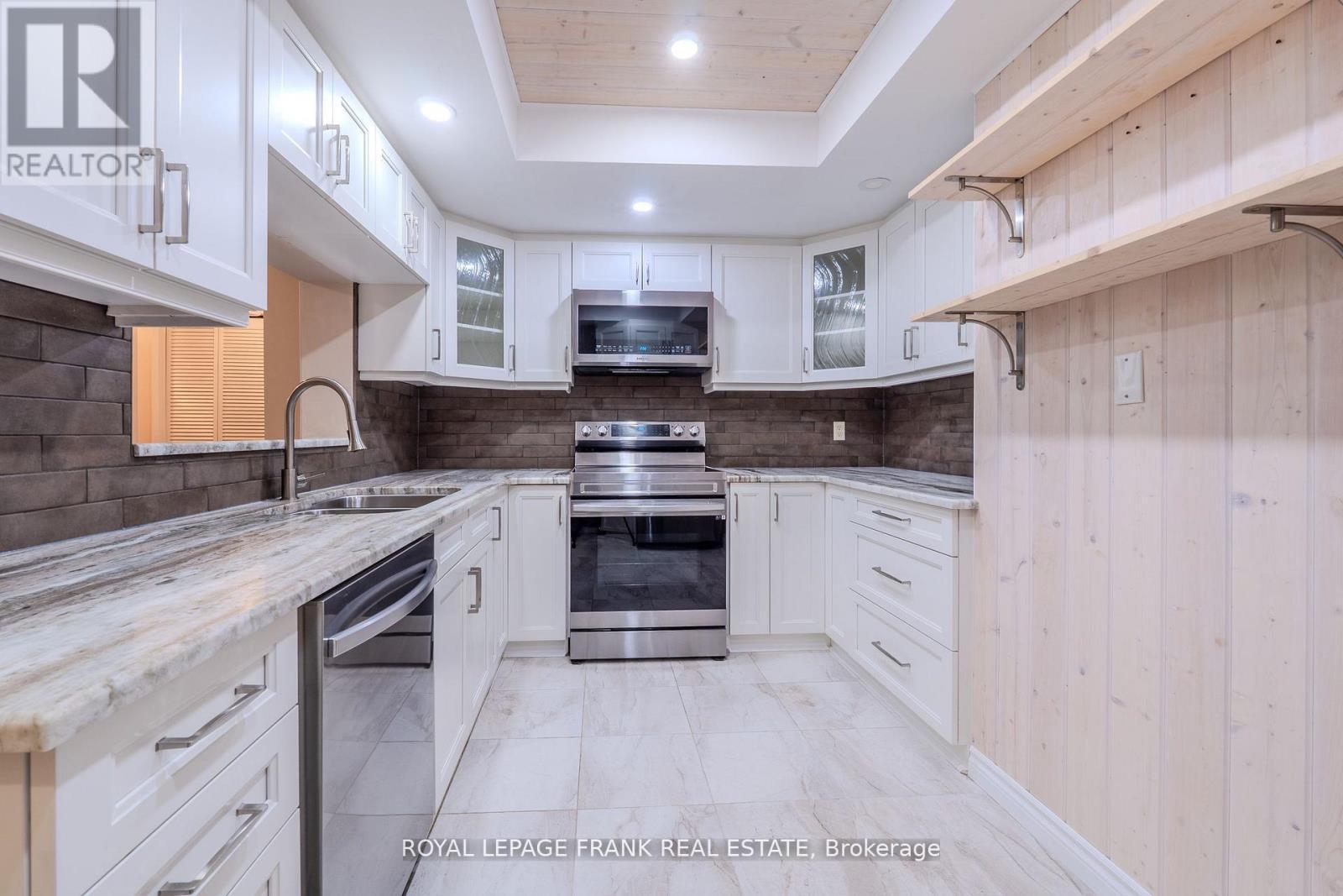 












112 - 2 HERITAGE WAY

,
Kawartha Lakes (Lindsay),




Ontario
K9V5P5

