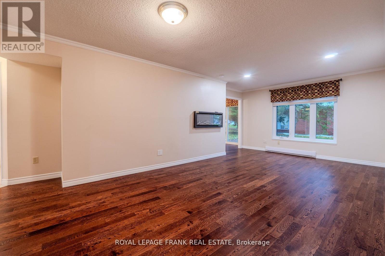 












112 - 2 HERITAGE WAY

,
Kawartha Lakes (Lindsay),




Ontario
K9V5P5

