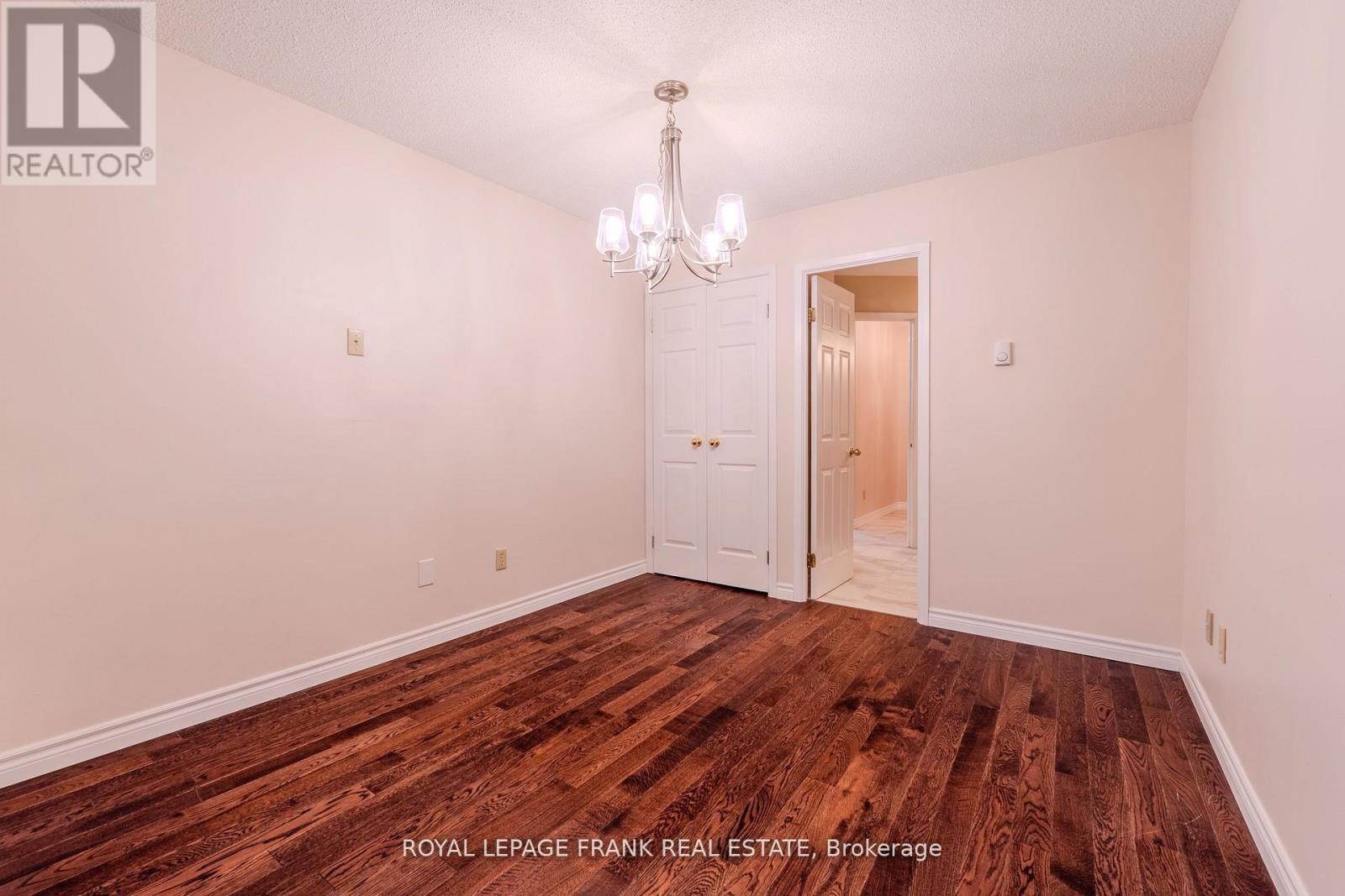 












112 - 2 HERITAGE WAY

,
Kawartha Lakes (Lindsay),




Ontario
K9V5P5

